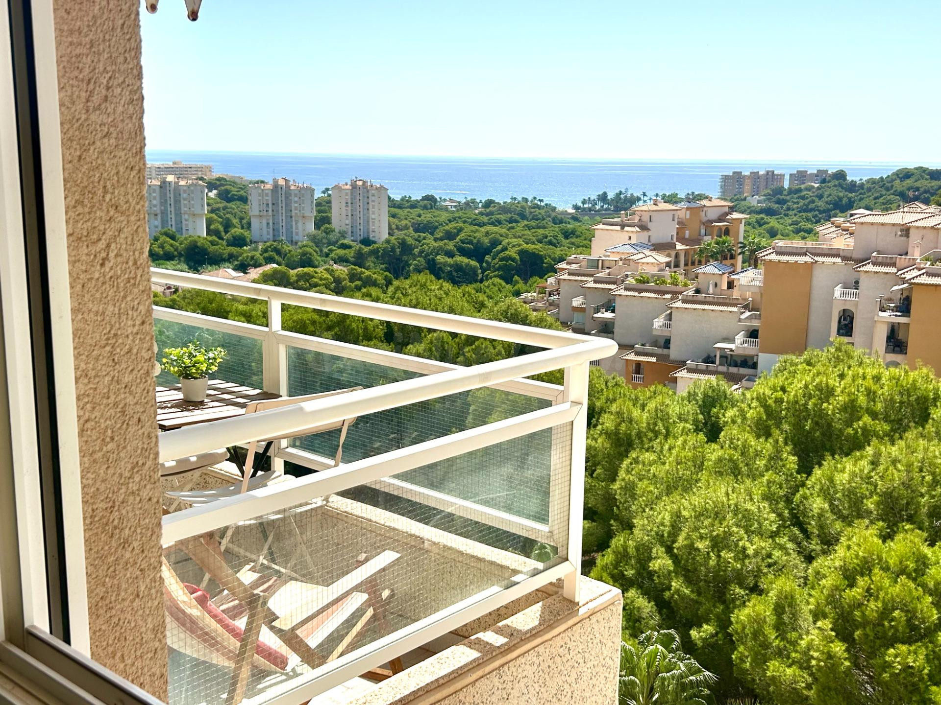 Apartamento en Campoamor con vistas al mar