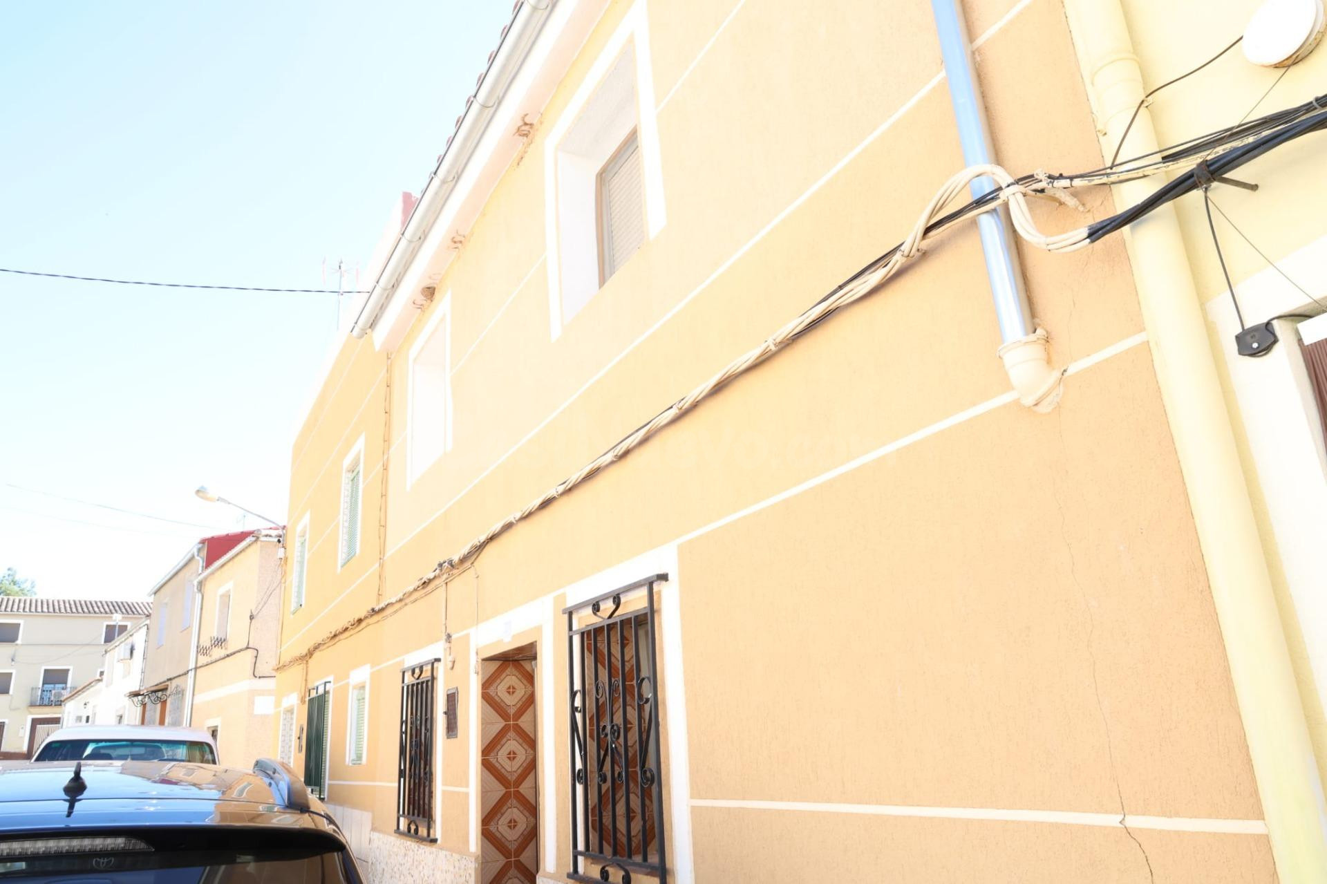 CASA CON ENCANTO EN CASAS DEL RIO REQUENA