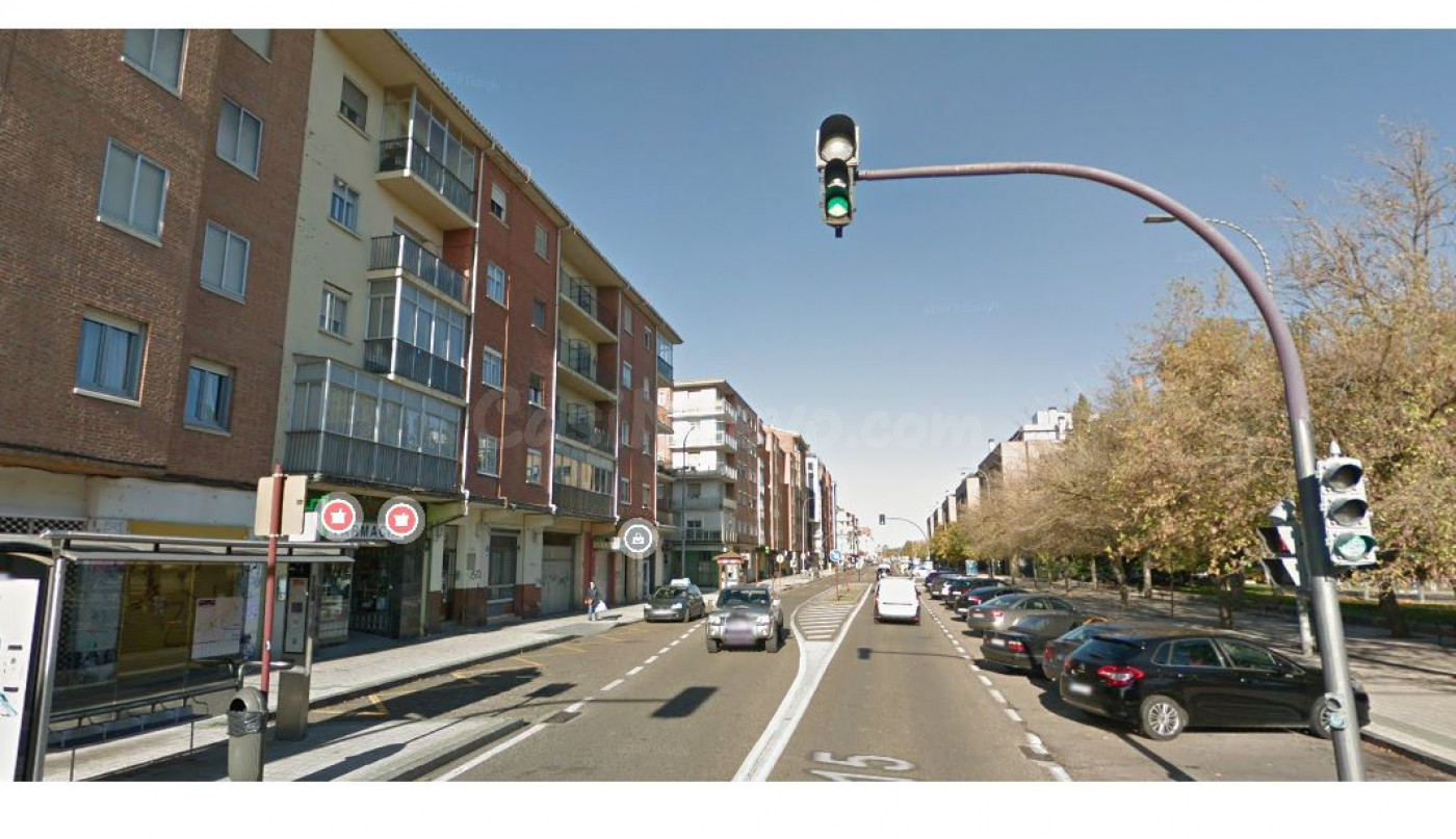 Local comercial 400m² en alquiler - San Antonio