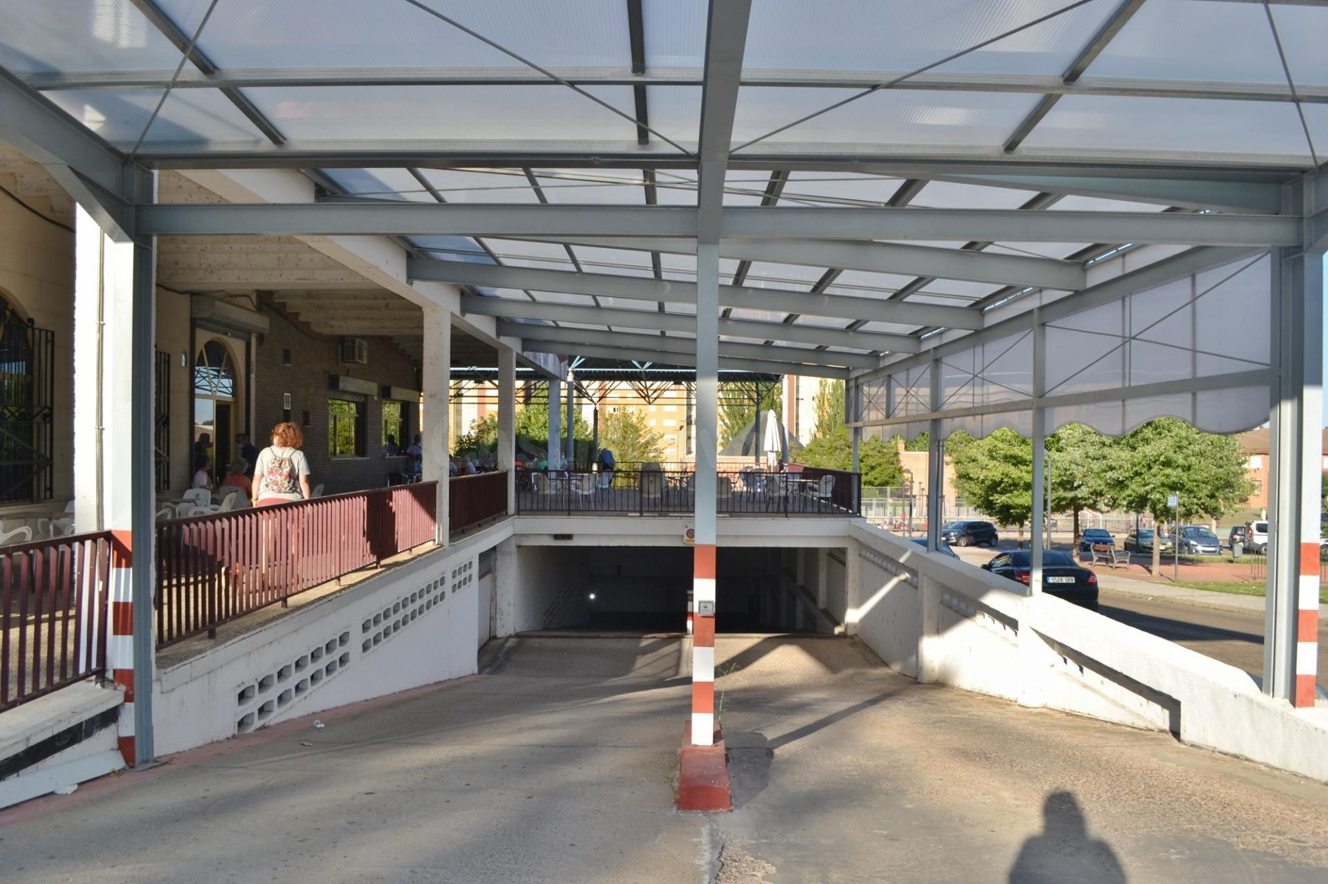 MONCASA VENDE DOS PLAZAS DE GARAJE EN VILLAMURIEL DE CERRATO.
