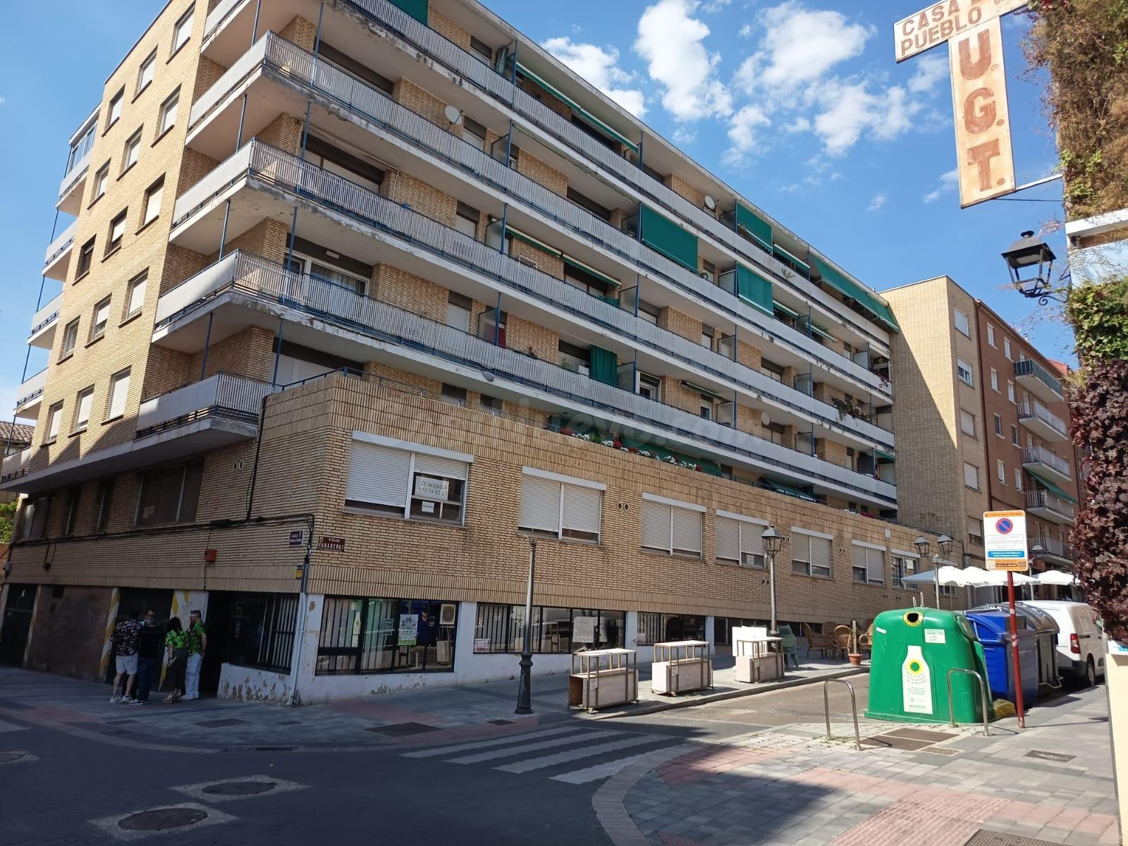 MONCASA ALQUILA Varias oficinas en edificio céntrico