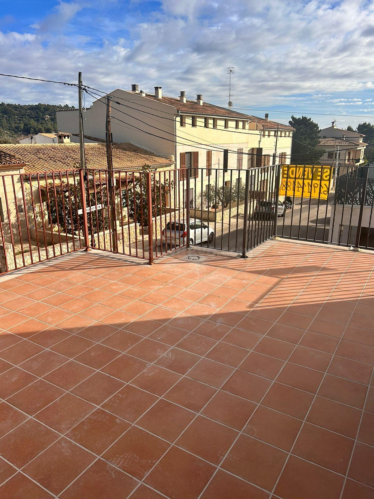 MAGNÍFICO PISO  CON VISTAS A LA MONTAÑA EN MANCOR A ESTRENAR