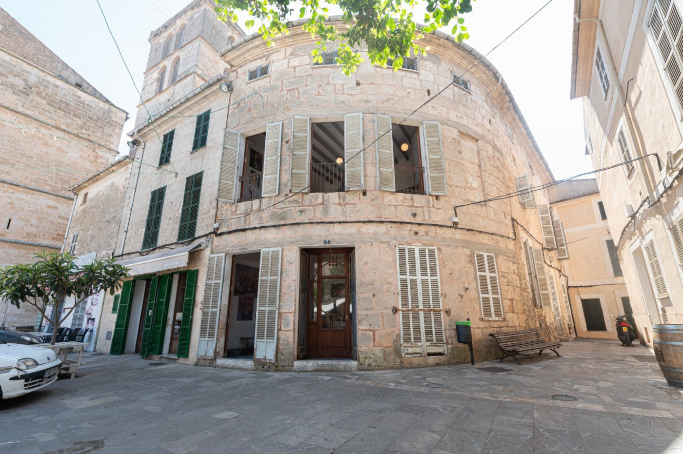 Impresionante casa en la plaza de Sineu - foto 2
