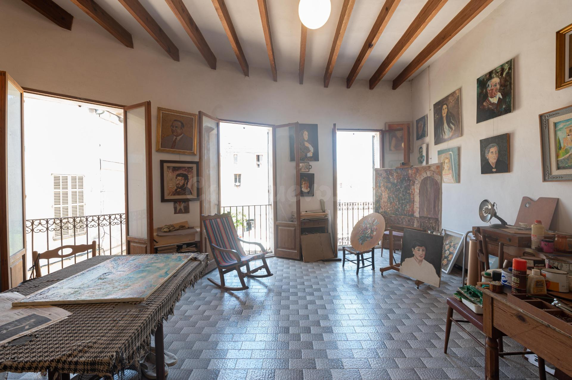 Impresionante casa en la plaza de Sineu - foto 3