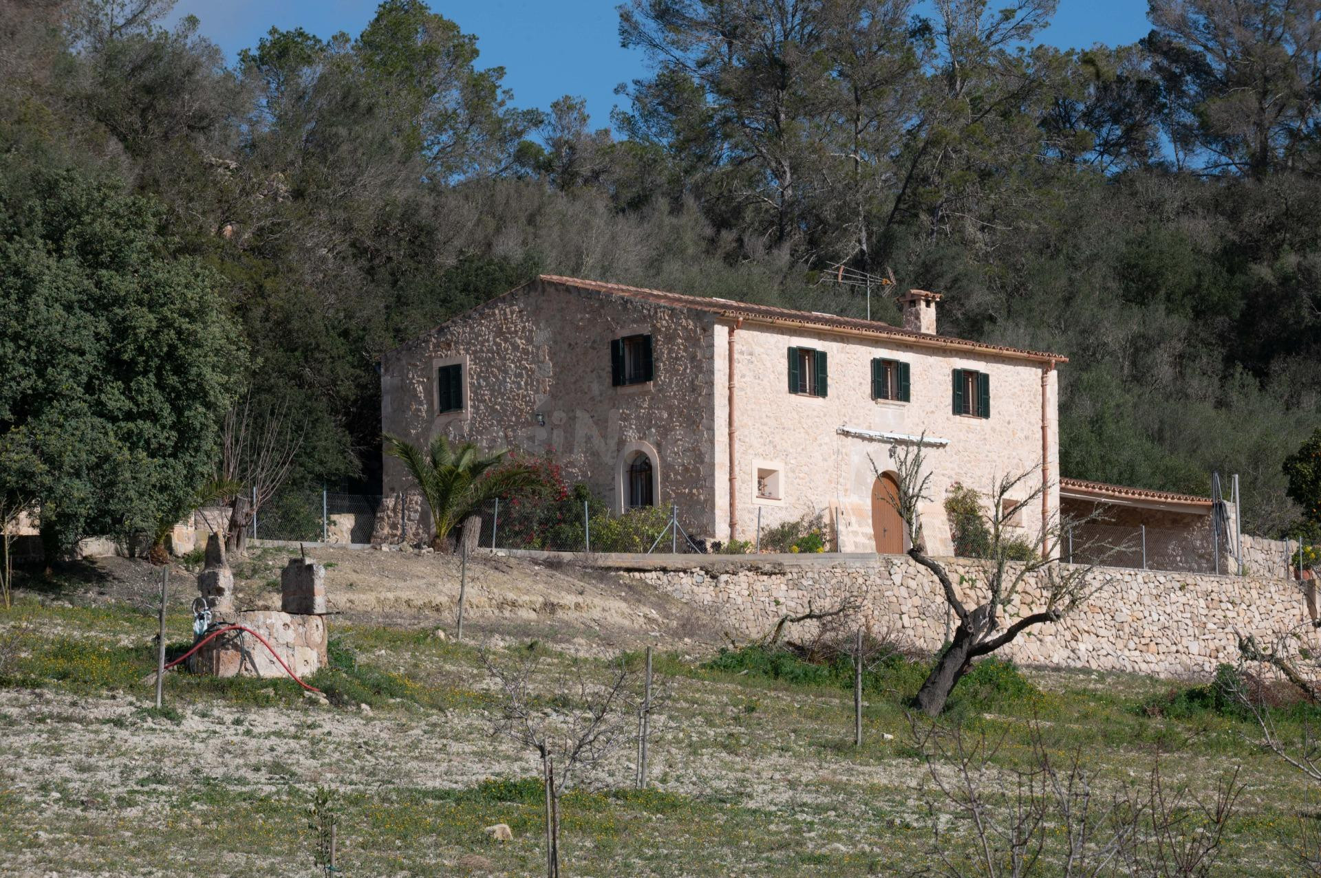 PRECIOSA FINCA CON VISTAS PANORÁMICAS A LAS AFUERAS DE SINEU