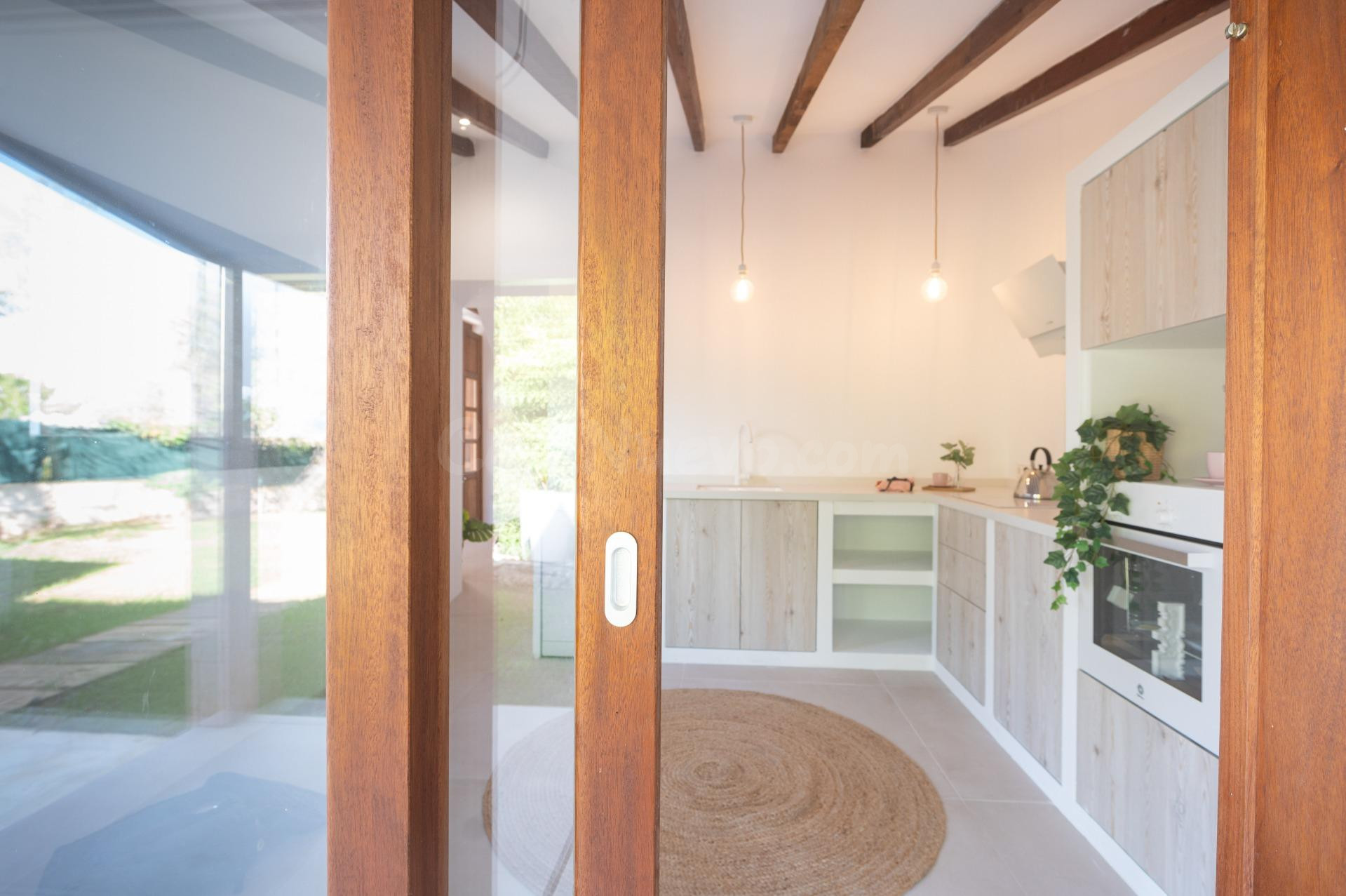 ENCANTADORA CASA DE PUEBLO EN LA TRAMUNTANA