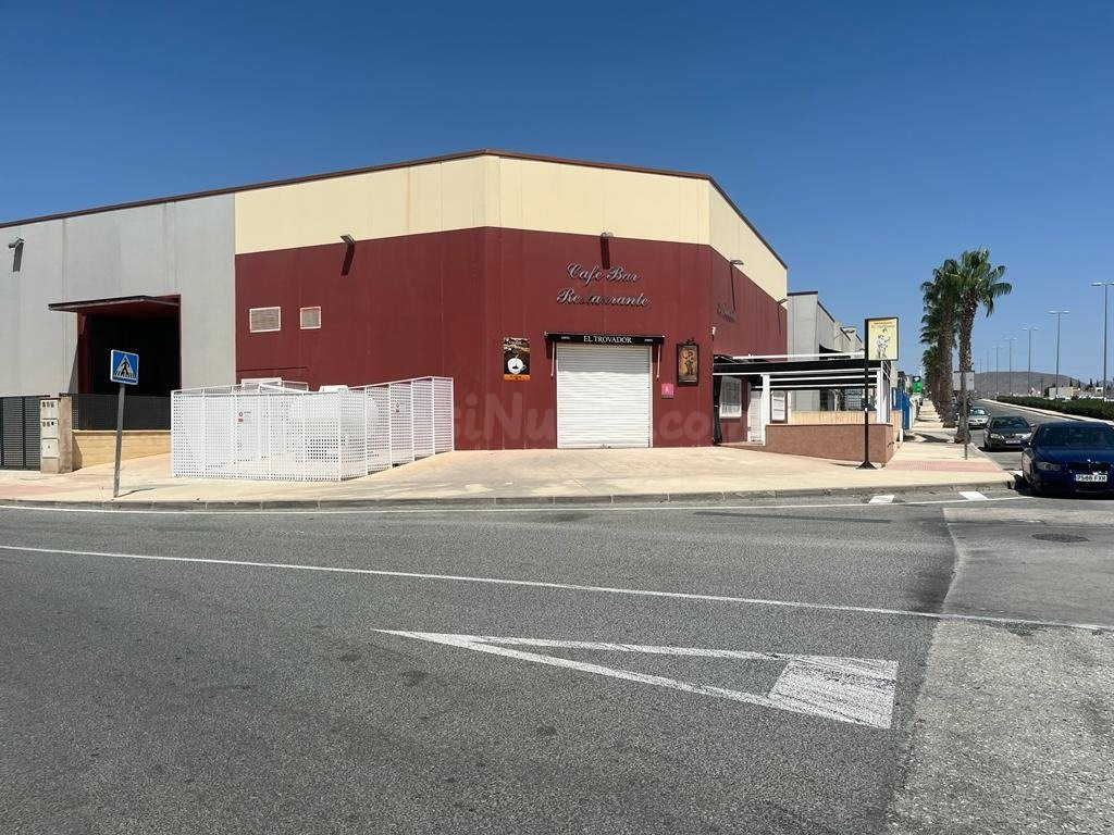 RESTAURANTE EN VENTA EN EL" POLIGONO DE FORTUNA"