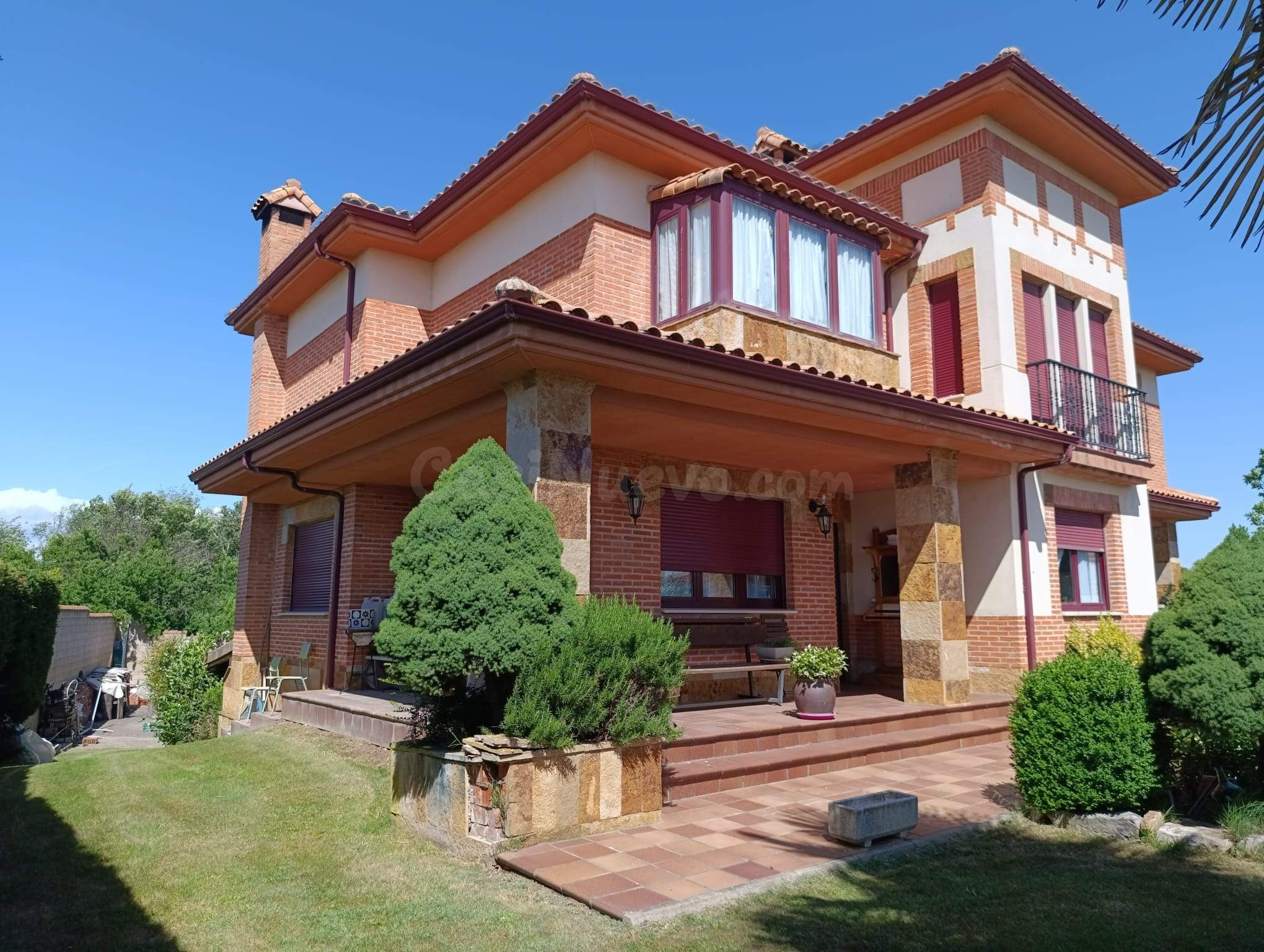 EXCLUSIVO CHALET INDEPENDIENTE EN VILLABALTER