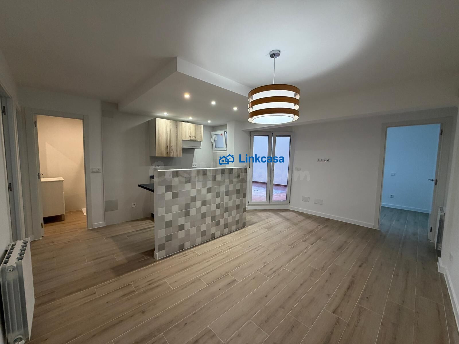 PISO DE TRES DORMITORIOS CON PATIO EN USERA (ALMENDRALES)-RECIEN REFORMADO