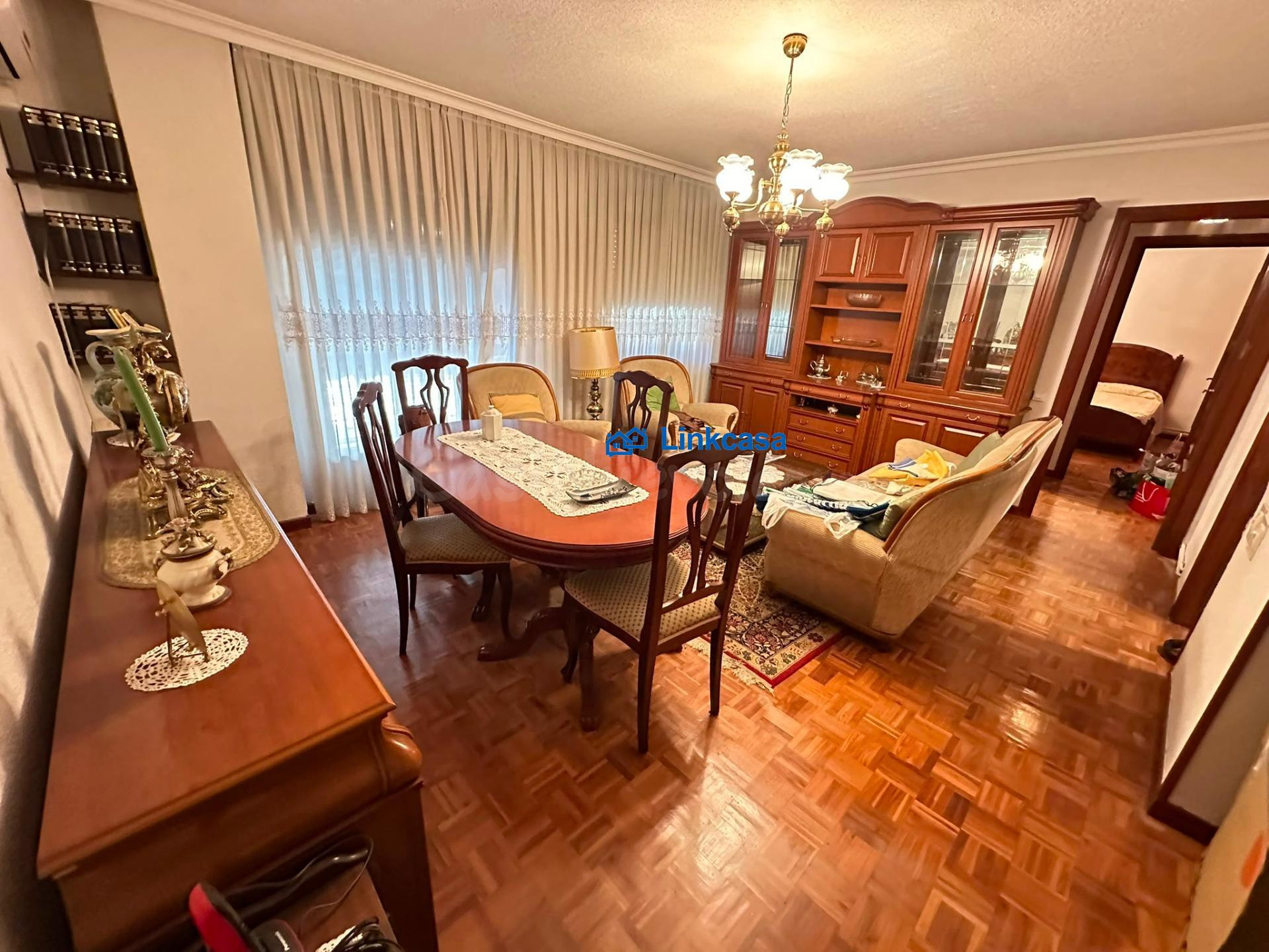 PISO EN VENTA DE 133 METROS CUADRADOS Y TERRAZA EN VISTA ALEGRE, MADRID