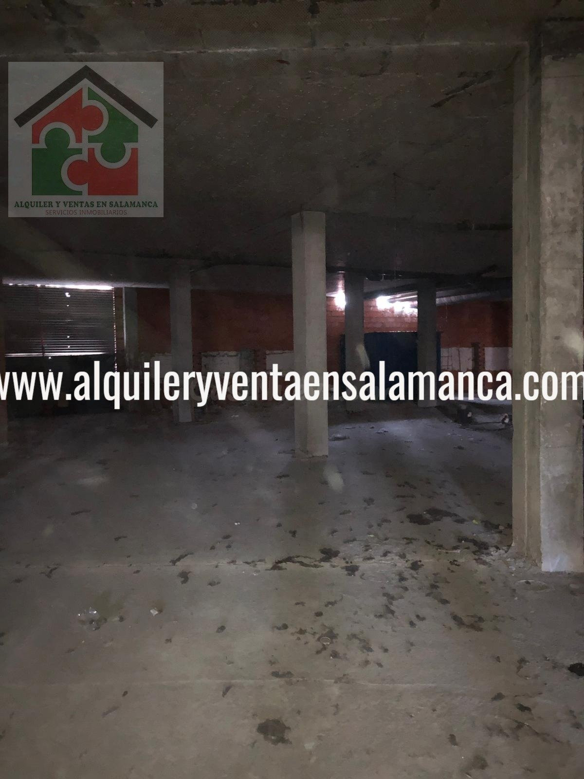 Local comercial 3300m² en alquiler - SANTA MARTA Ctra de Madrid