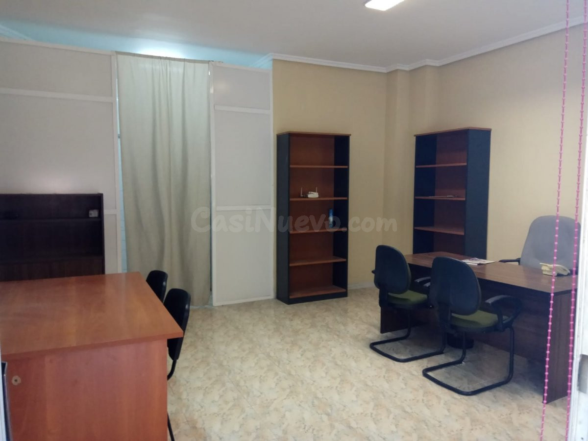 Local comercial 48m² en alquiler - Carmelitas-Oeste