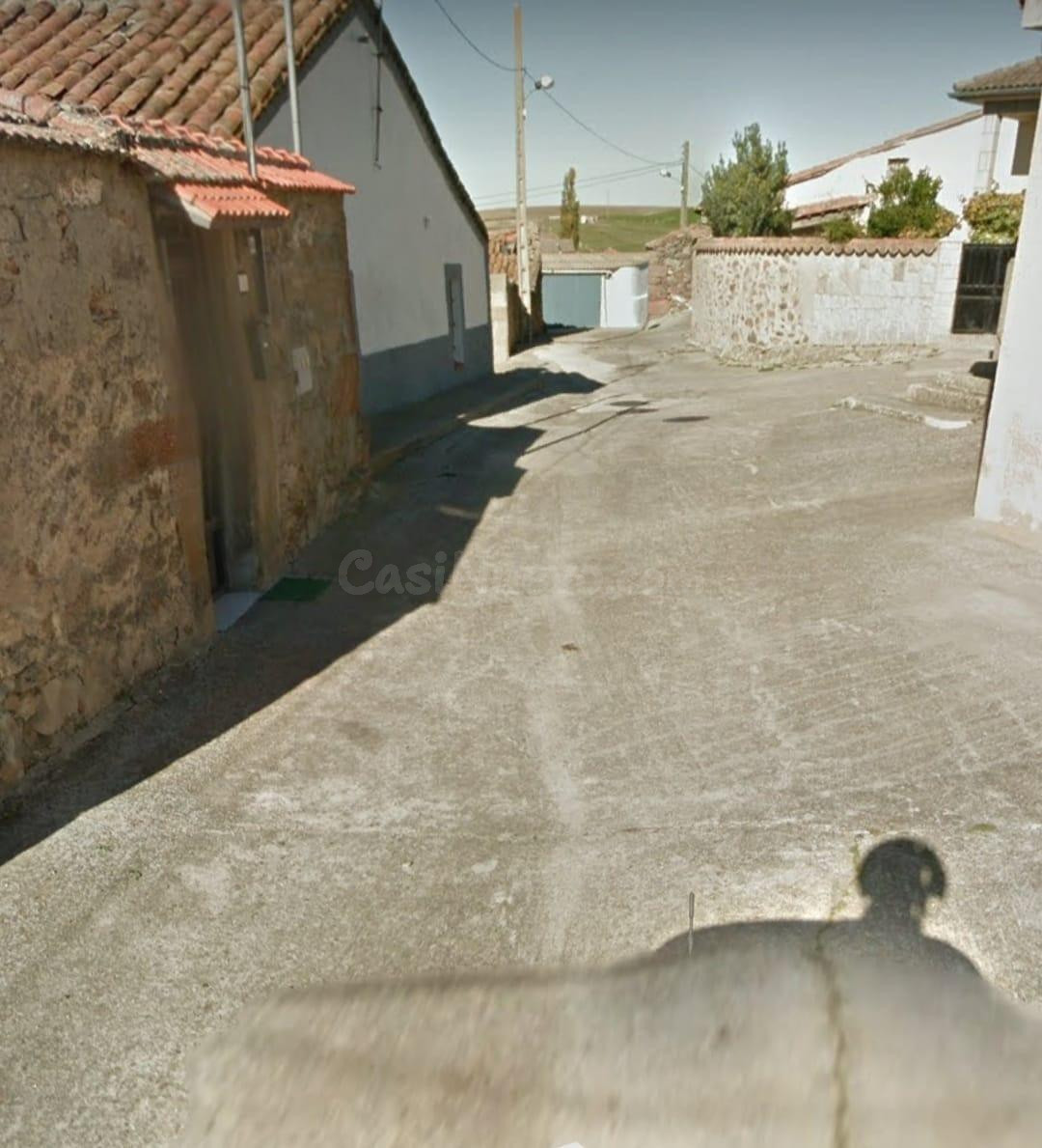 Parcela 4 habitaciones en venta - Pueblo