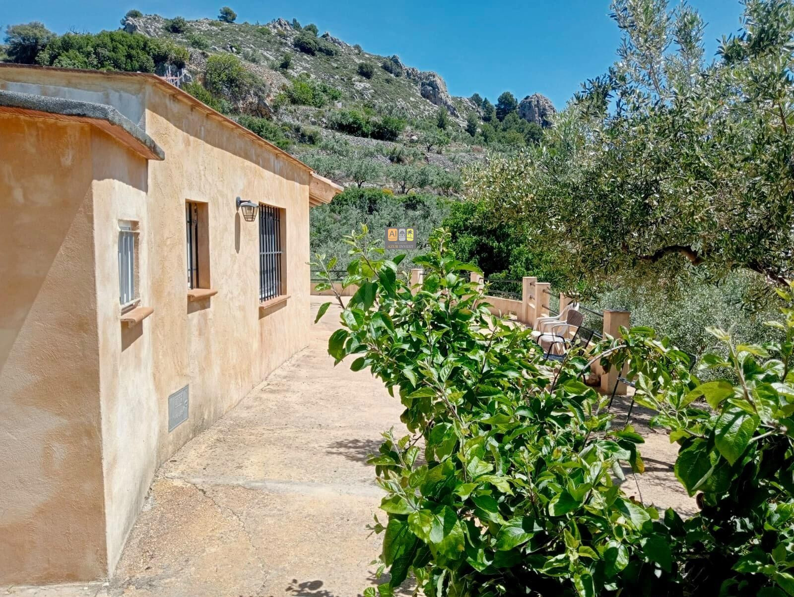 Casa de campo en plena naturaleza con vistas panorámicas en Confrides