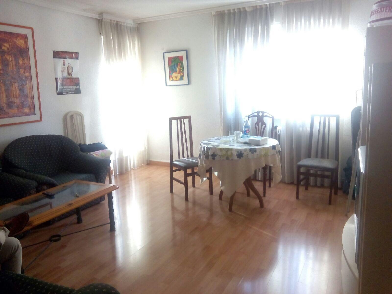 Piso 4 habitaciones 120m² en alquiler - Carmelitas-Oeste