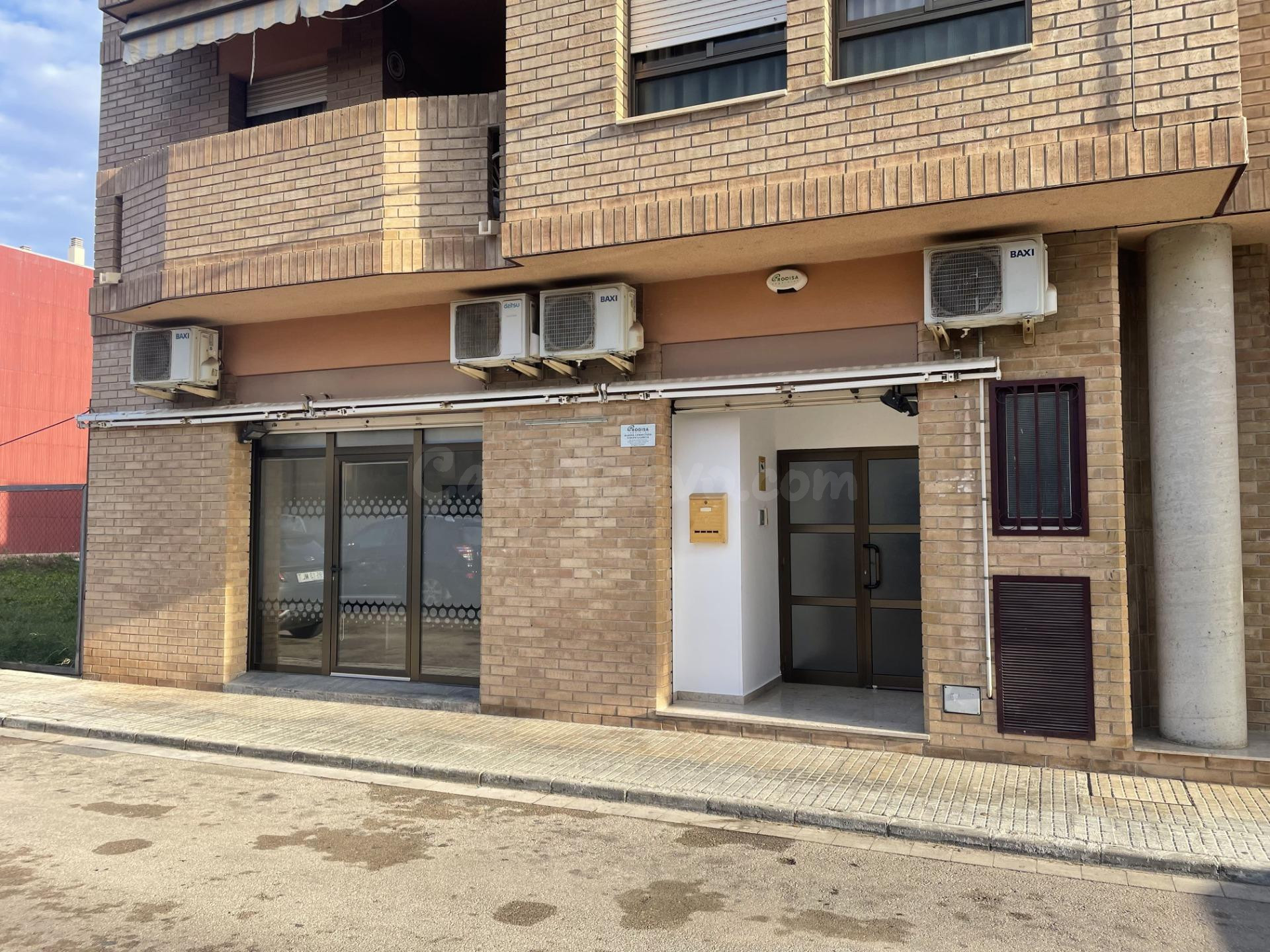 LOCAL COMERCIAL EN ROQUETES