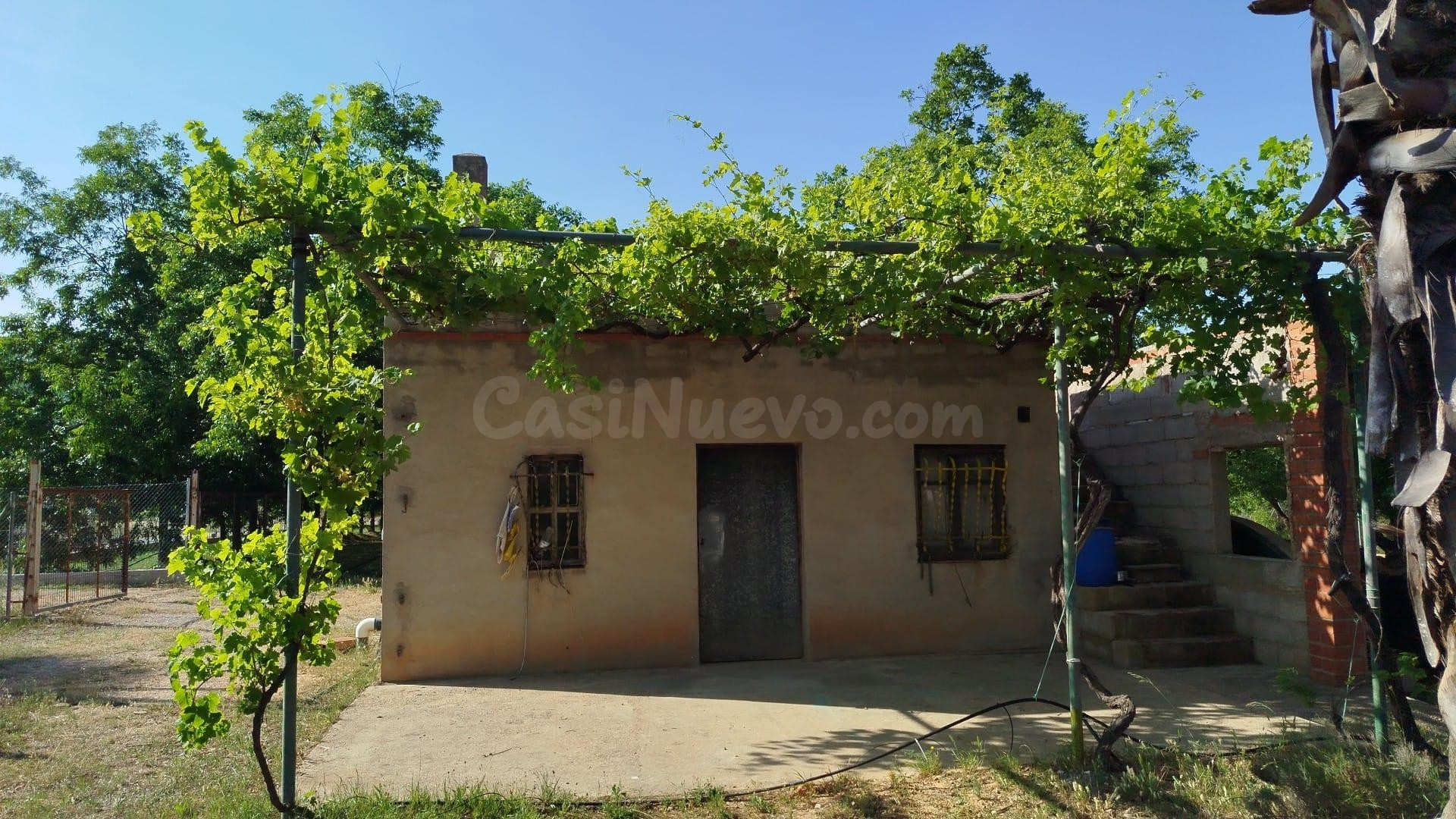 Finca rústica de casi 2 hectáreas con agua en Amposta