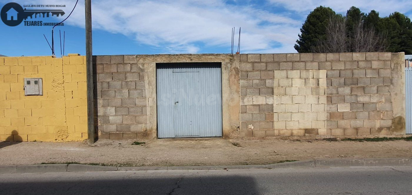 INMOBILIARIA TEJARES VENTE PARCELA EN VEREDA DE JAEN .