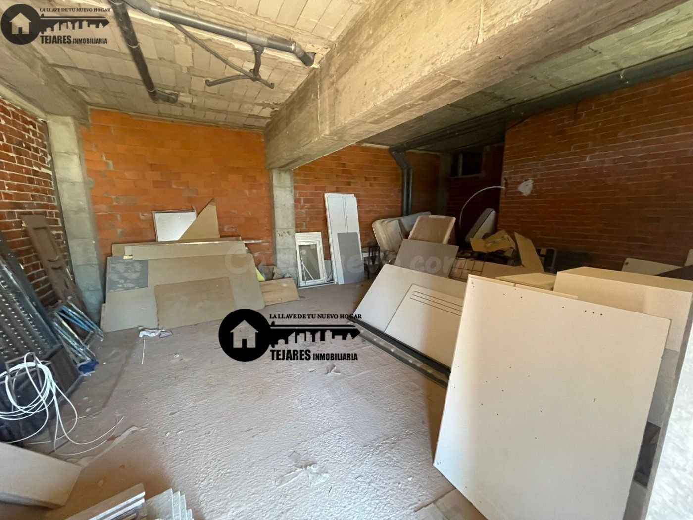 INMOBILIARIA TEJARES ALQUILA LOCAL ZONA UNIVERSIDAD