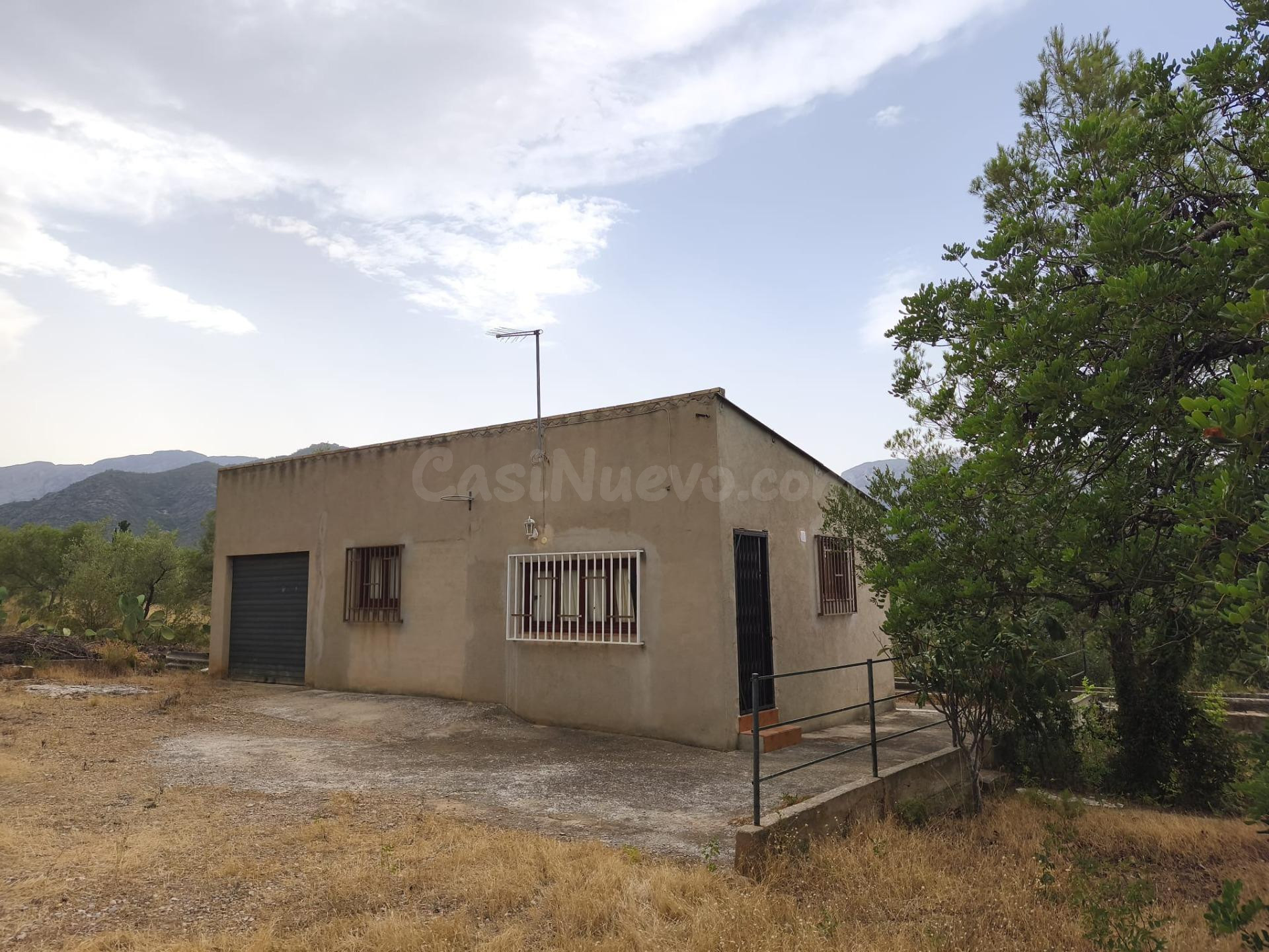 Casa con piscina y terreno con vistas al Parc Natural dels Ports