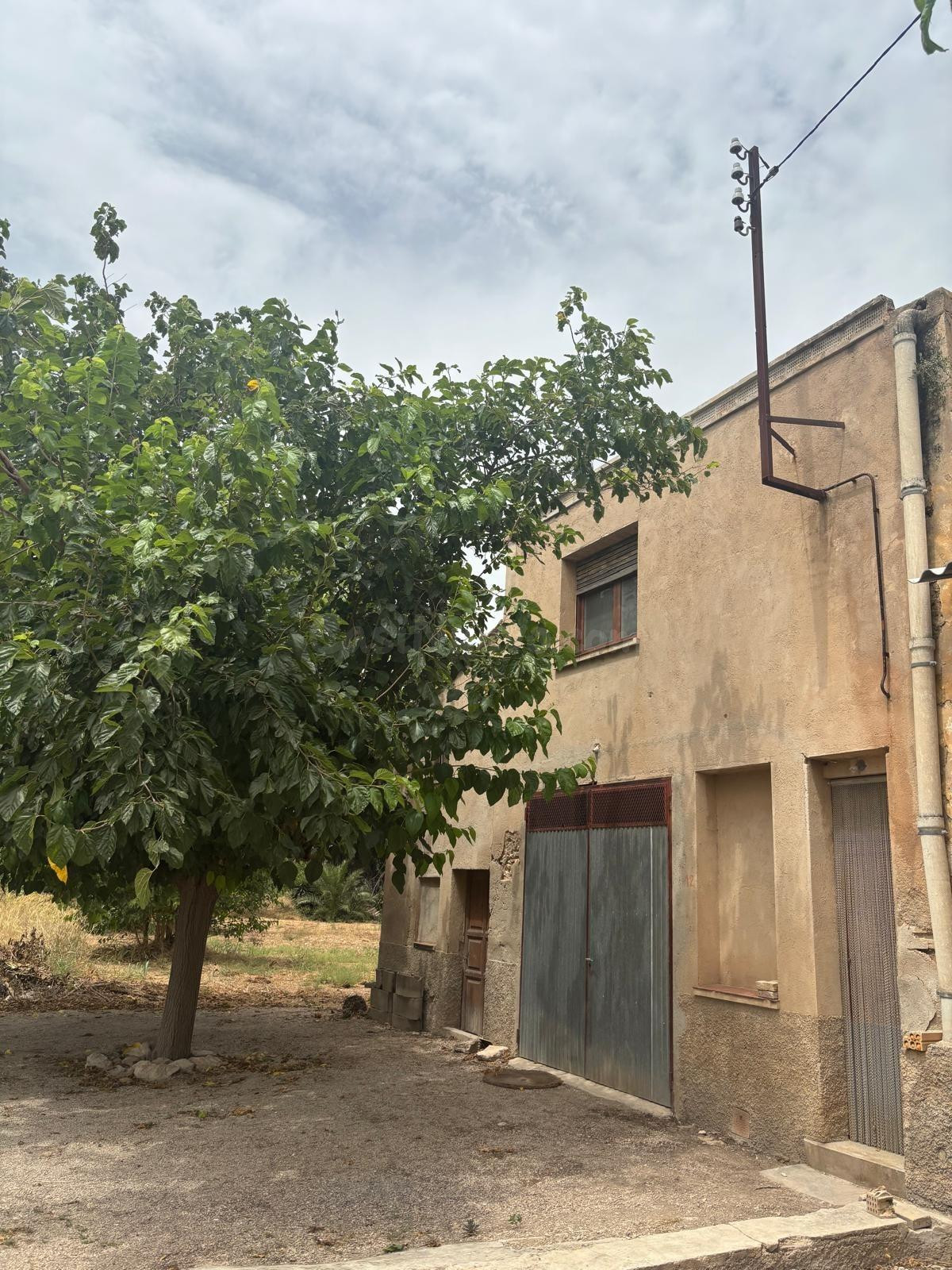 Casa para reformar con casi 1,5 ha de terreno a 5 minutos de Tortosa