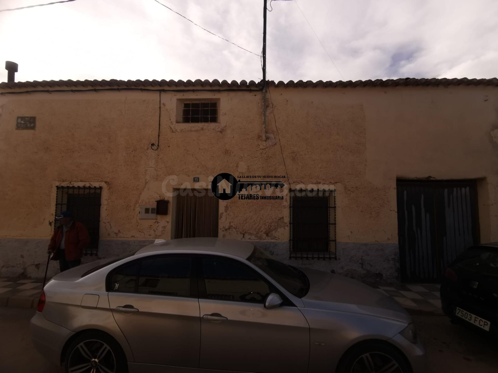 INMOBILIARIA TEJARES II VENDE CASA CON CORRAL EN SANTA ANA