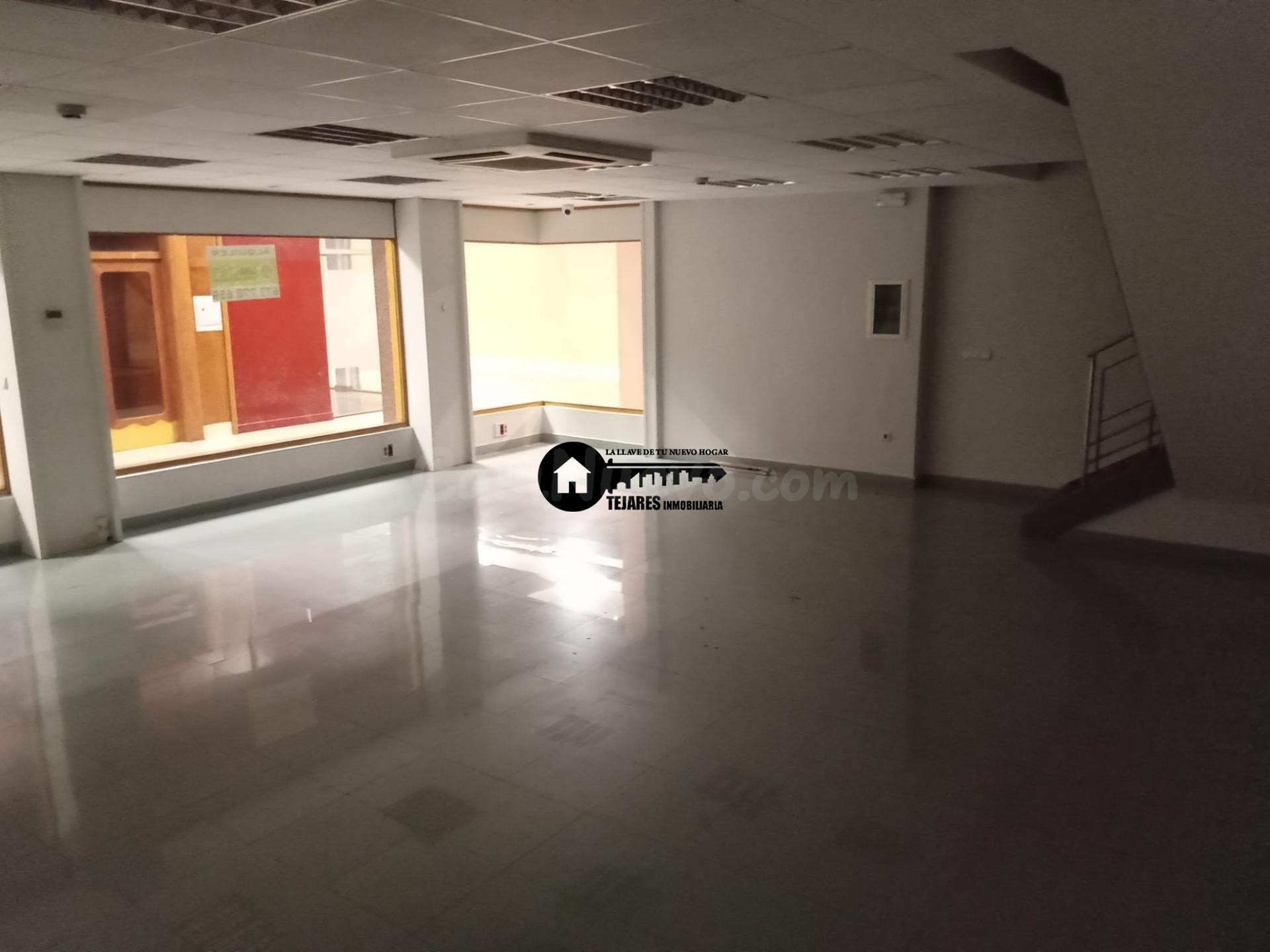 INMOBILIARIA TEJARES VENDE LOCAL COMERCIAL- EXCELENTE ubicación- ZONA CENTRO