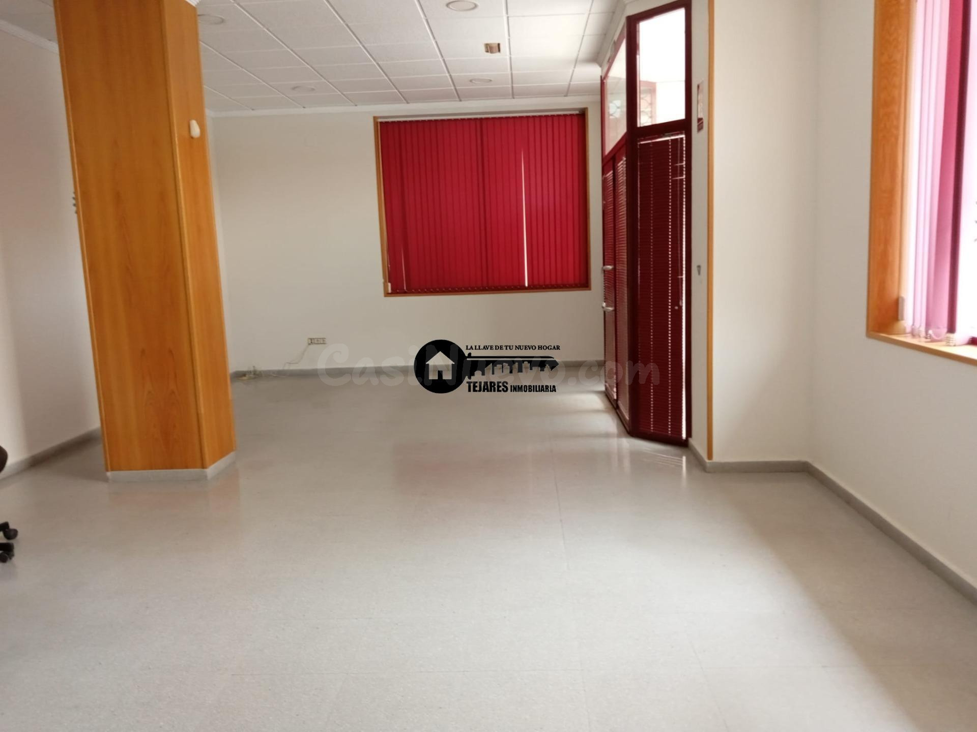 INMOBILIARIA TEJARES VENDE EXCELENTE LOCAL,CON AMPLIA FACHADA-ZONA INDUSTRIA