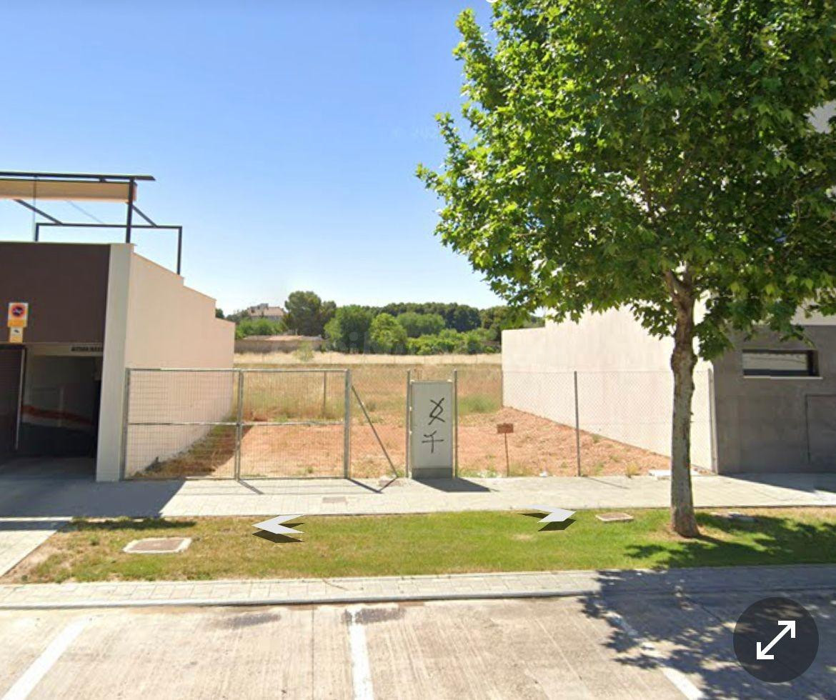 INMOBILIARIA TEJARES II VENDE SOLAR URBANIZABLE EN ZONA IMAGINALIA