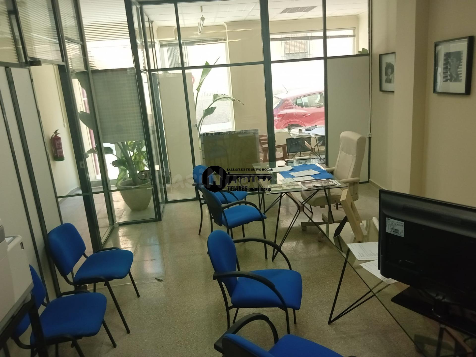 INMOBILIARIA TEJARES ALQUILA OFICINAS COMERCIALES CON AULAS FORMATIVAS EN ZONA CENTRO
