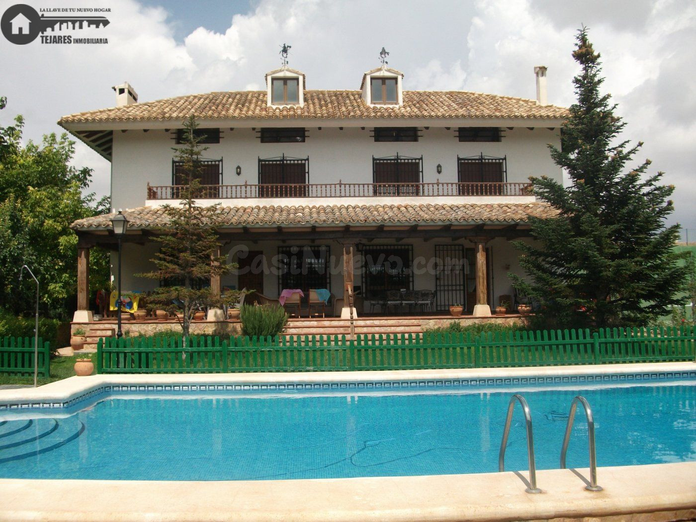 INMOBILIARIA TEJARES VENDE CHALET DE LUJO EN AGUASOL