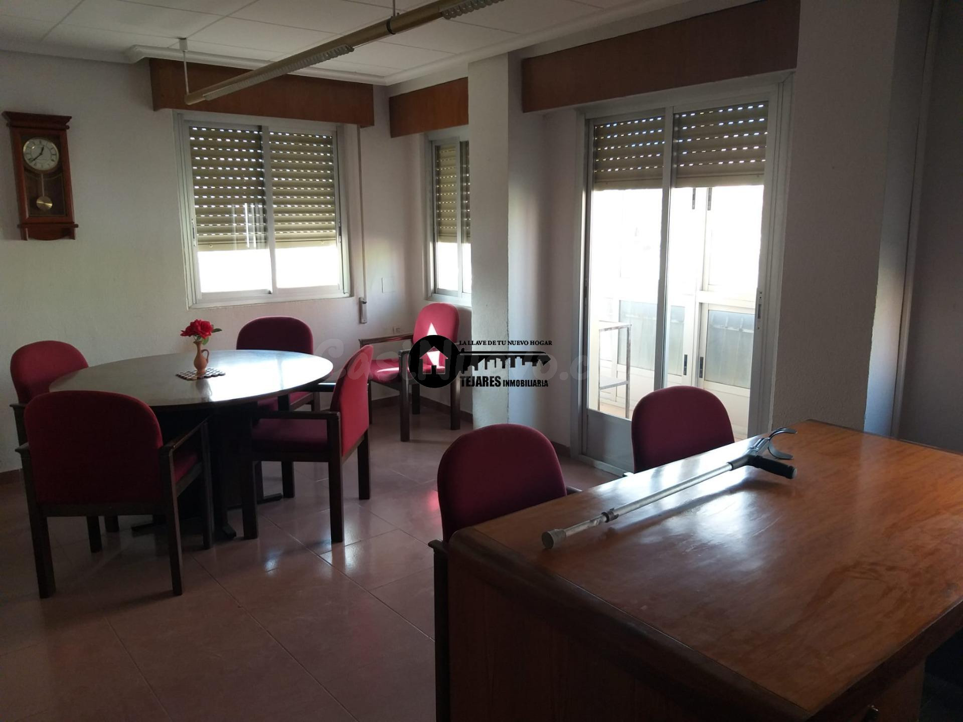 INMOBILIARIA TEJARES ALQUILA PISO PARA OFICINAS EN ZONA  FIESTA DEL ARBOL