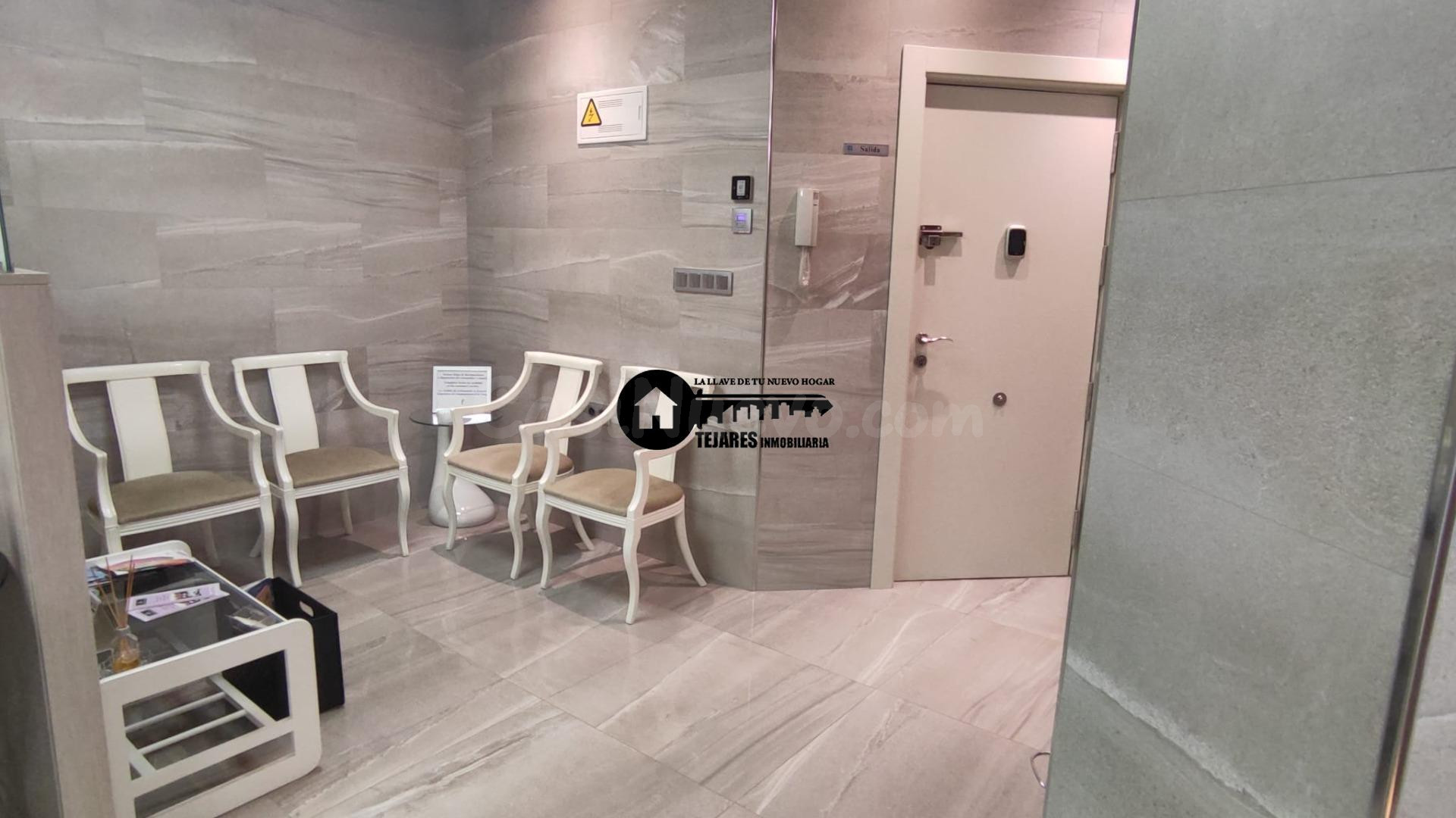 INMOBILIARIA TEJARES VENDE OFICINA REFORMADA EN PLENO CENTRO