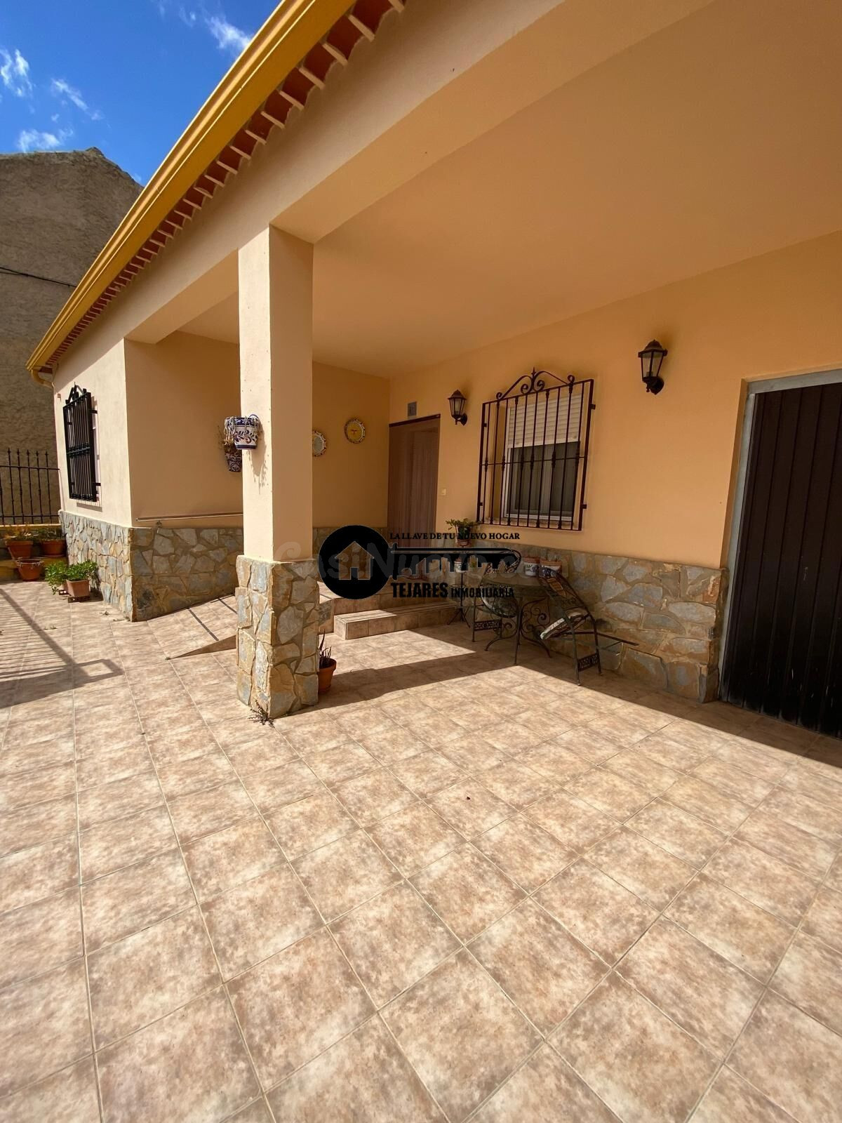 INMOBILIARIA TEJARES VENDE CASA REFORMADA NAVA DE ABAJO-POZOHONDO