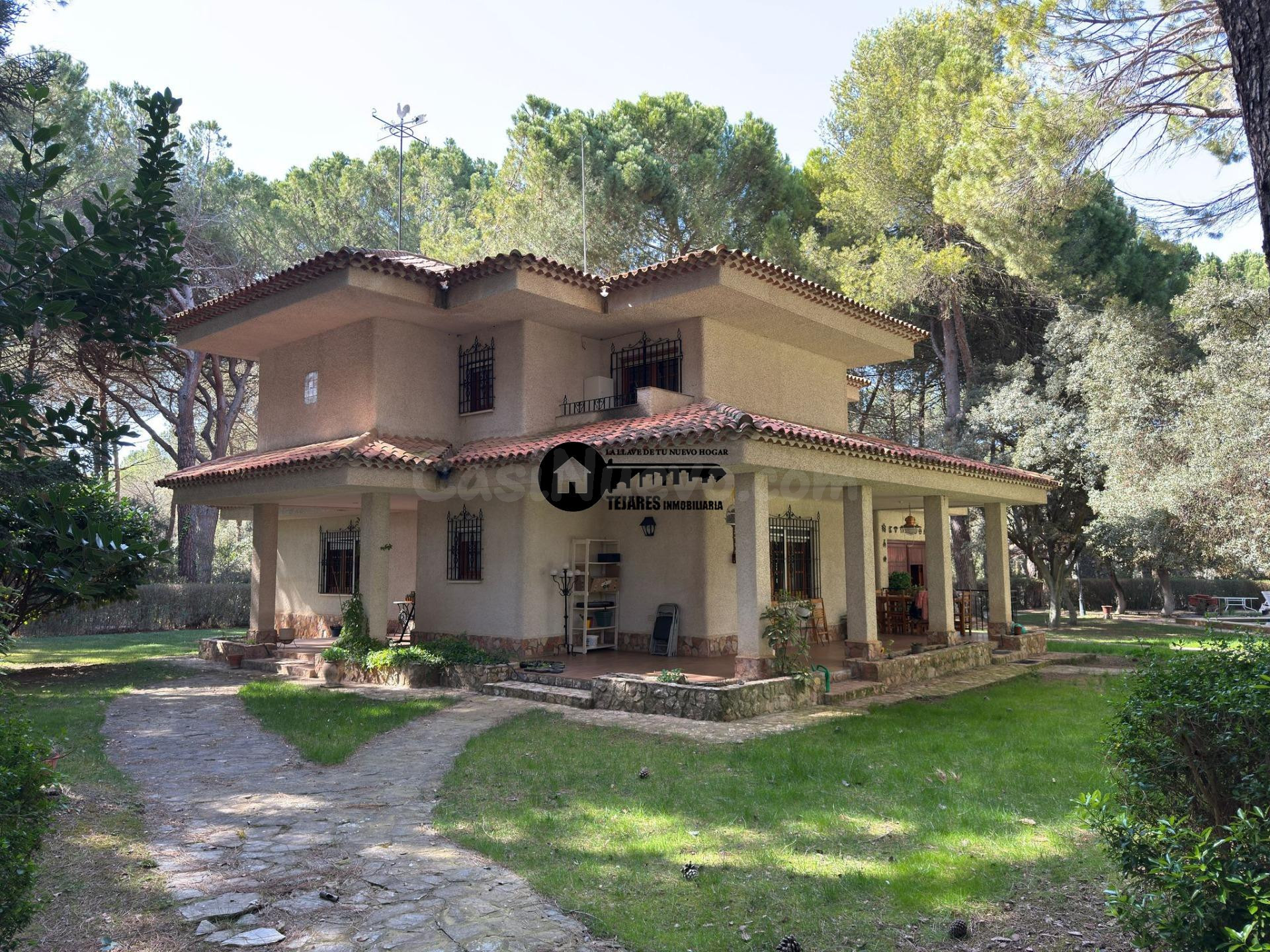 INMOBILIARIA TEJARES VENDE ESPECTACULAR PARCELA EN URBANIZACION PINARES DEL JUCAR