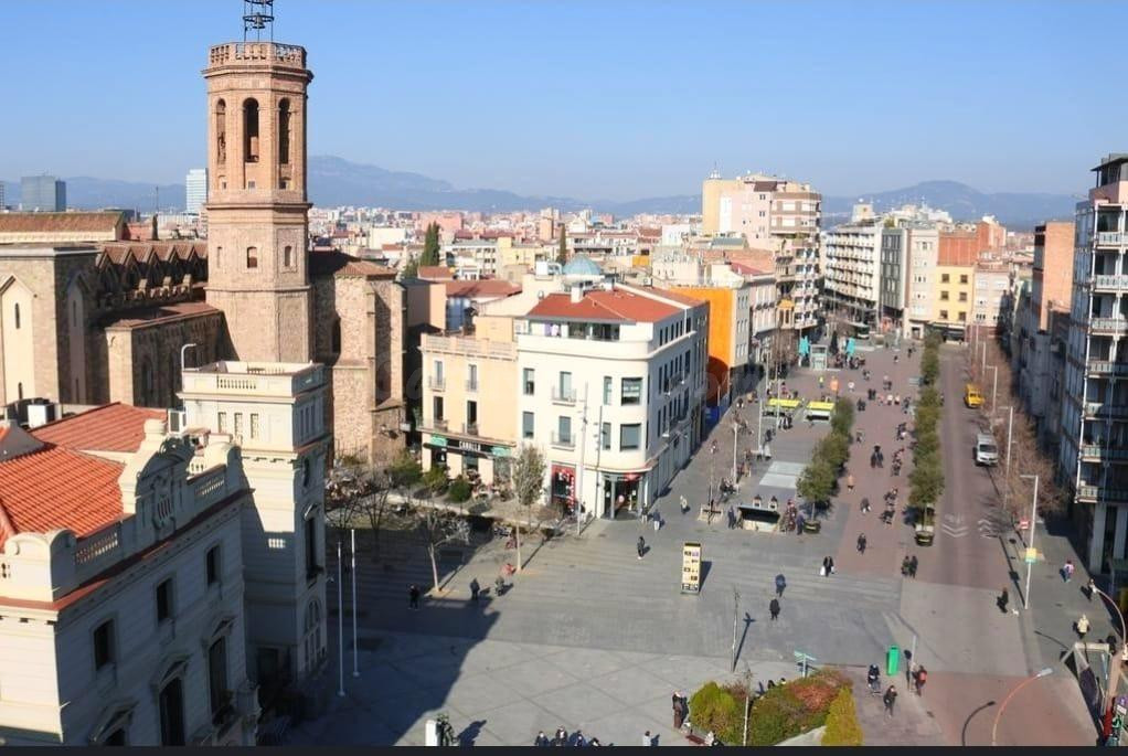 EDIFICO EMBLEMÁTICO, CÉNTRICO, A DOS MINUTOS DEL AYUNTAMIENTO