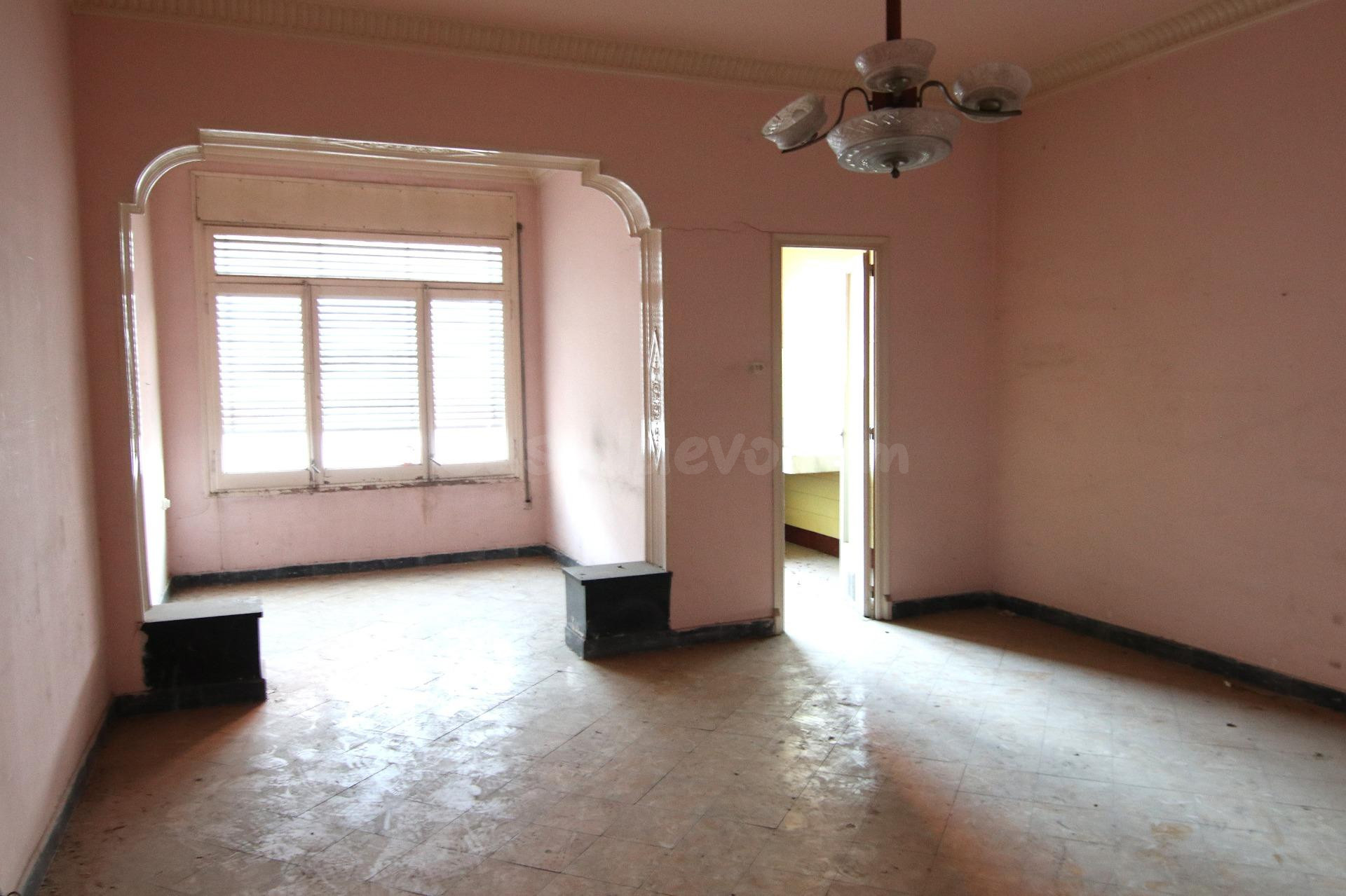 CASA PARA REFORMAR EN EL CENTRO DE SABADELL