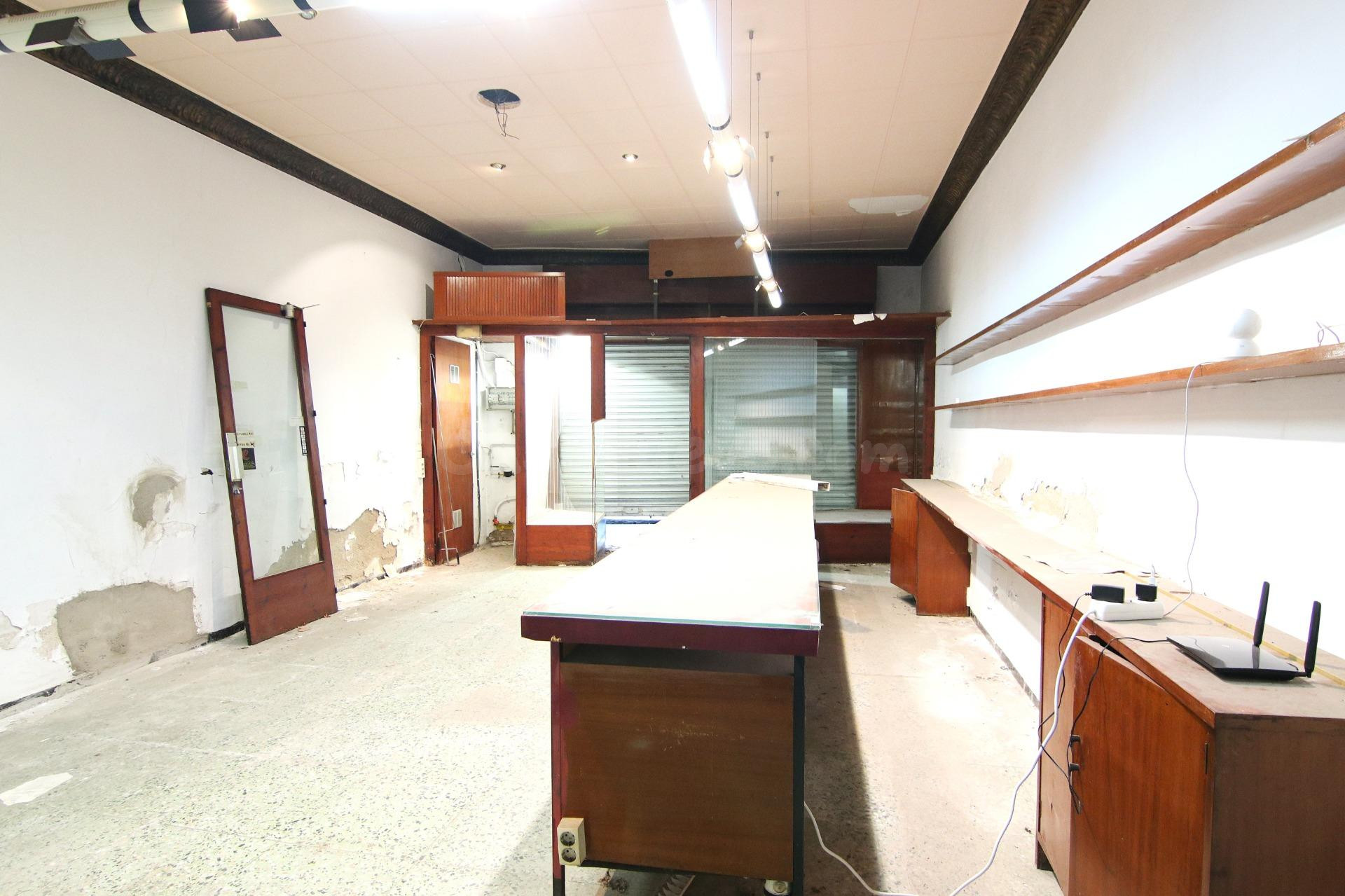 CASA PARA REFORMAR EN EL CENTRO DE SABADELL - foto 2