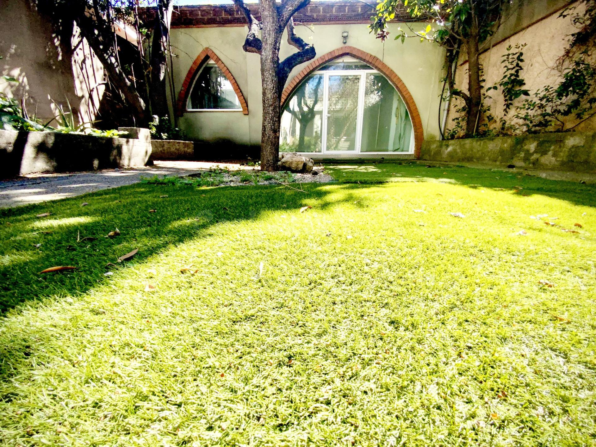 UNA CASA ÚNICA EN LA CREU ALTA