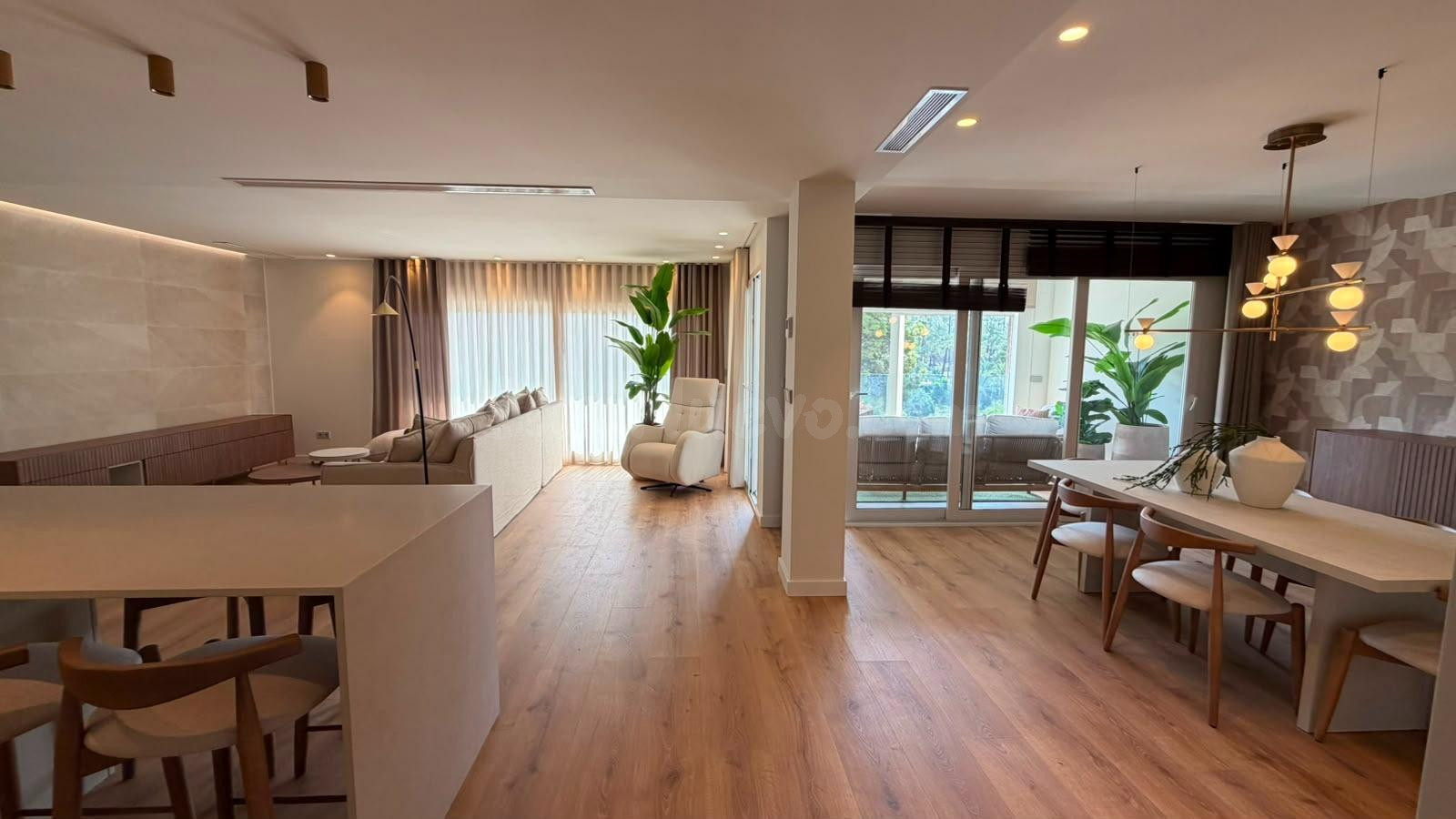 EXCLUSIVA VIVIENDA DE LUJO CON VISTAS AL RÍO VINALOPÓ