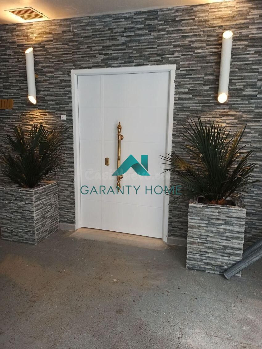 Local Comercial en venta en Playa de la Fontanilla, Marbella