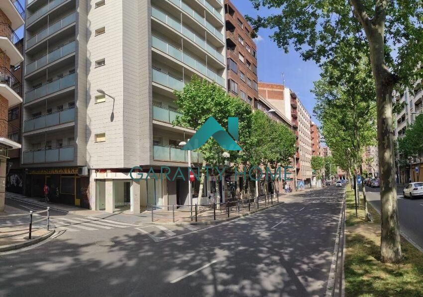 Local comercial  en venta en un tramo excelente de la Avenida Portugal