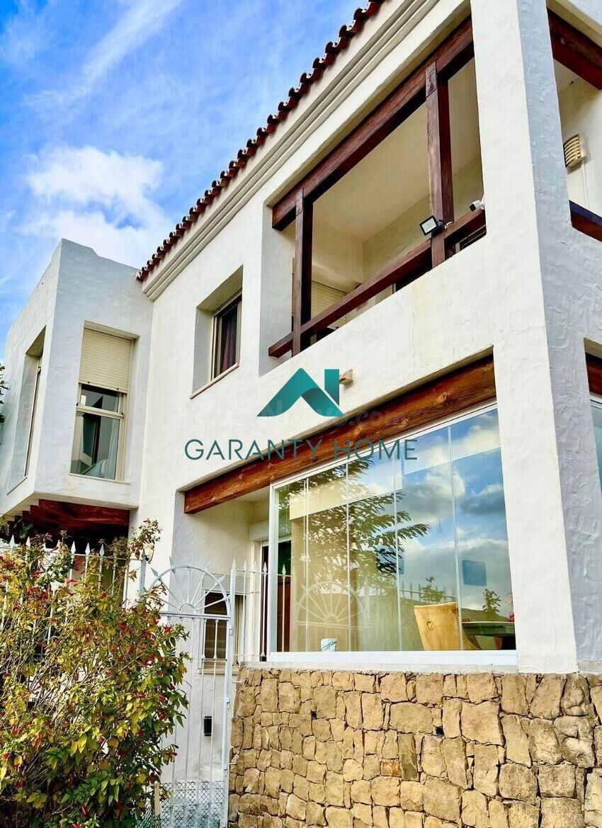 Chalet Adosado en venta en La Alquería, Benahavís