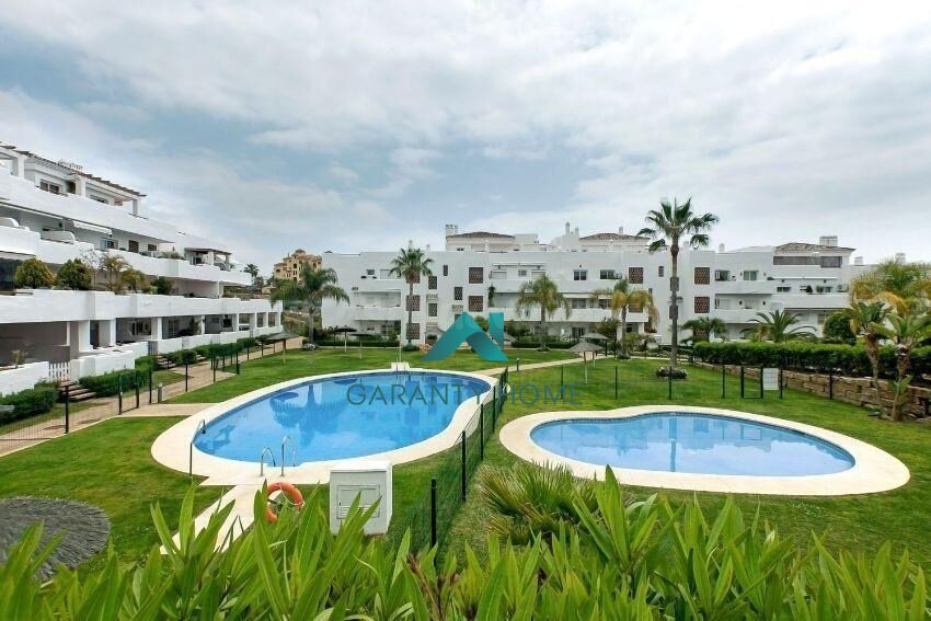Piso de alquiler en La Concha-Resina Golf, Estepona