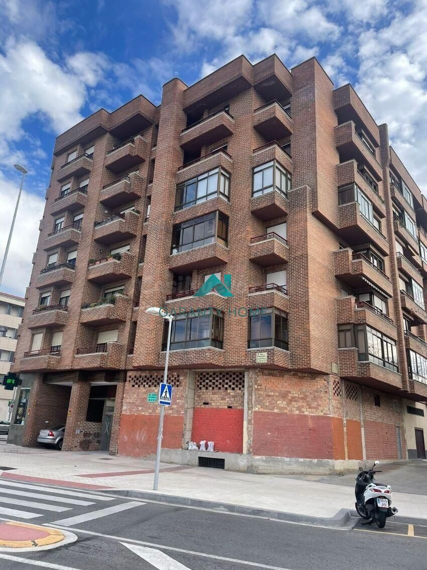 Local en venta en Chantrea, Pamplona/Iruña