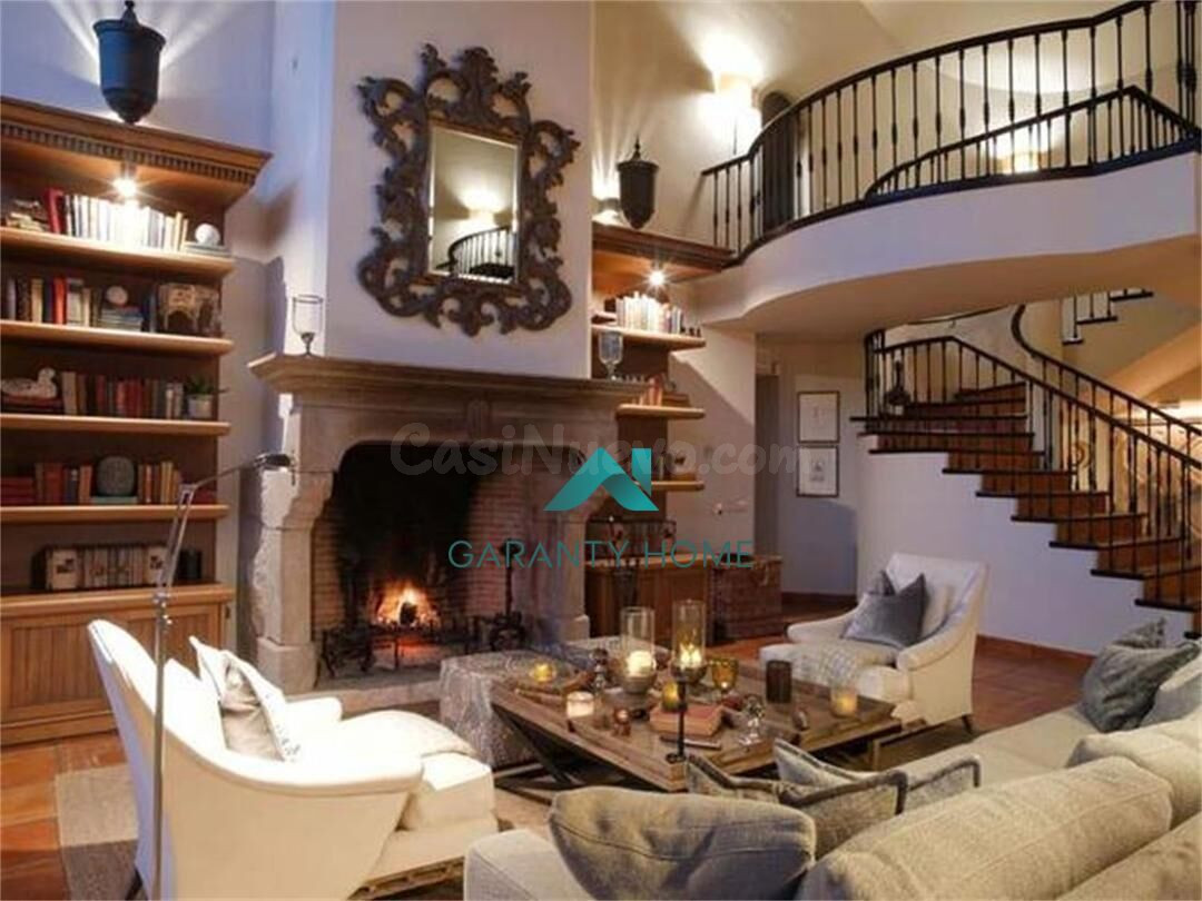 Casa adosada en venta en Elviria,