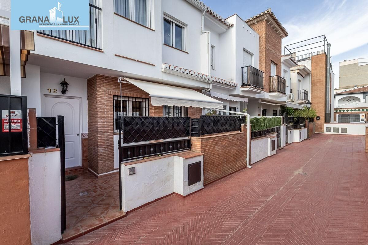 Encantadora adosada familiar en Gójar