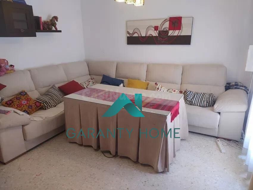 SE ALQUILA CASA EN ANTEQUERA