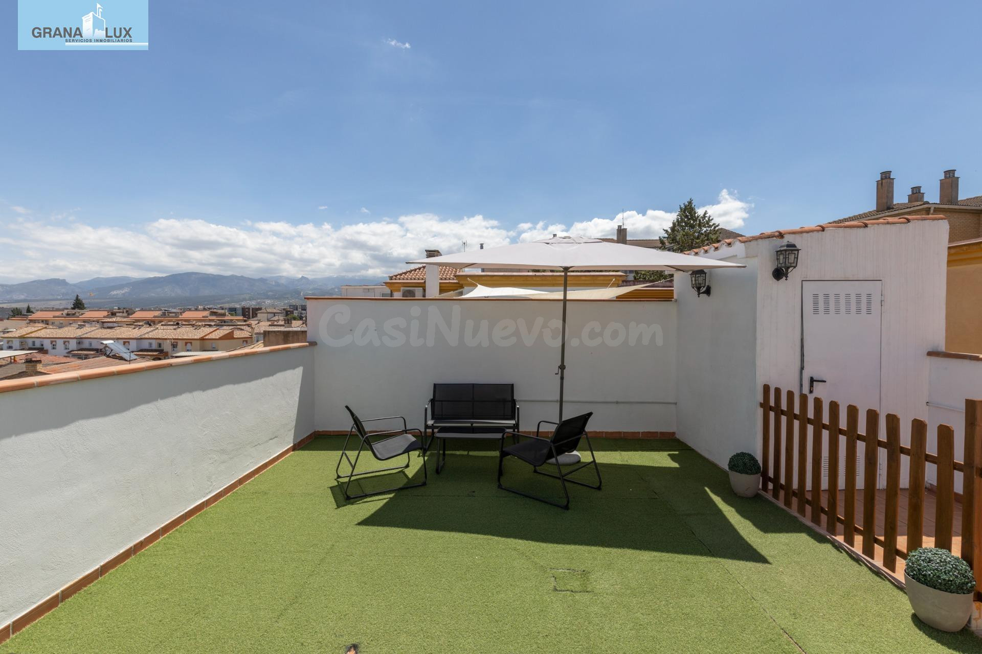 Ático con gran terraza y garaje en el centro de Alhendín – luz, vistas y comodidad