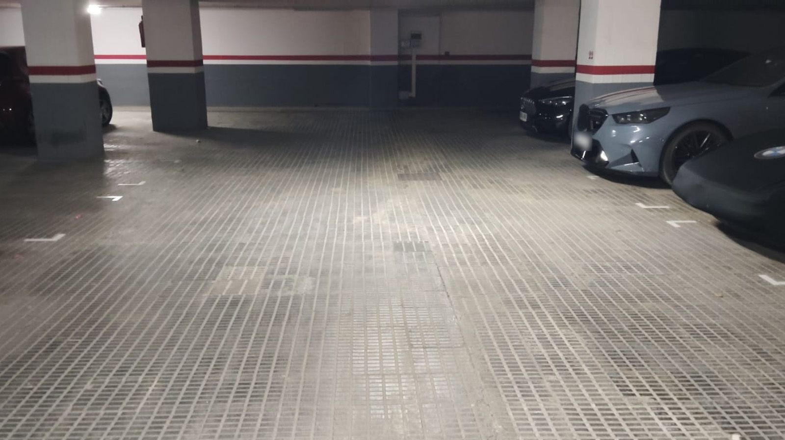 Parking de moto 4m² en alquiler - Barcelona